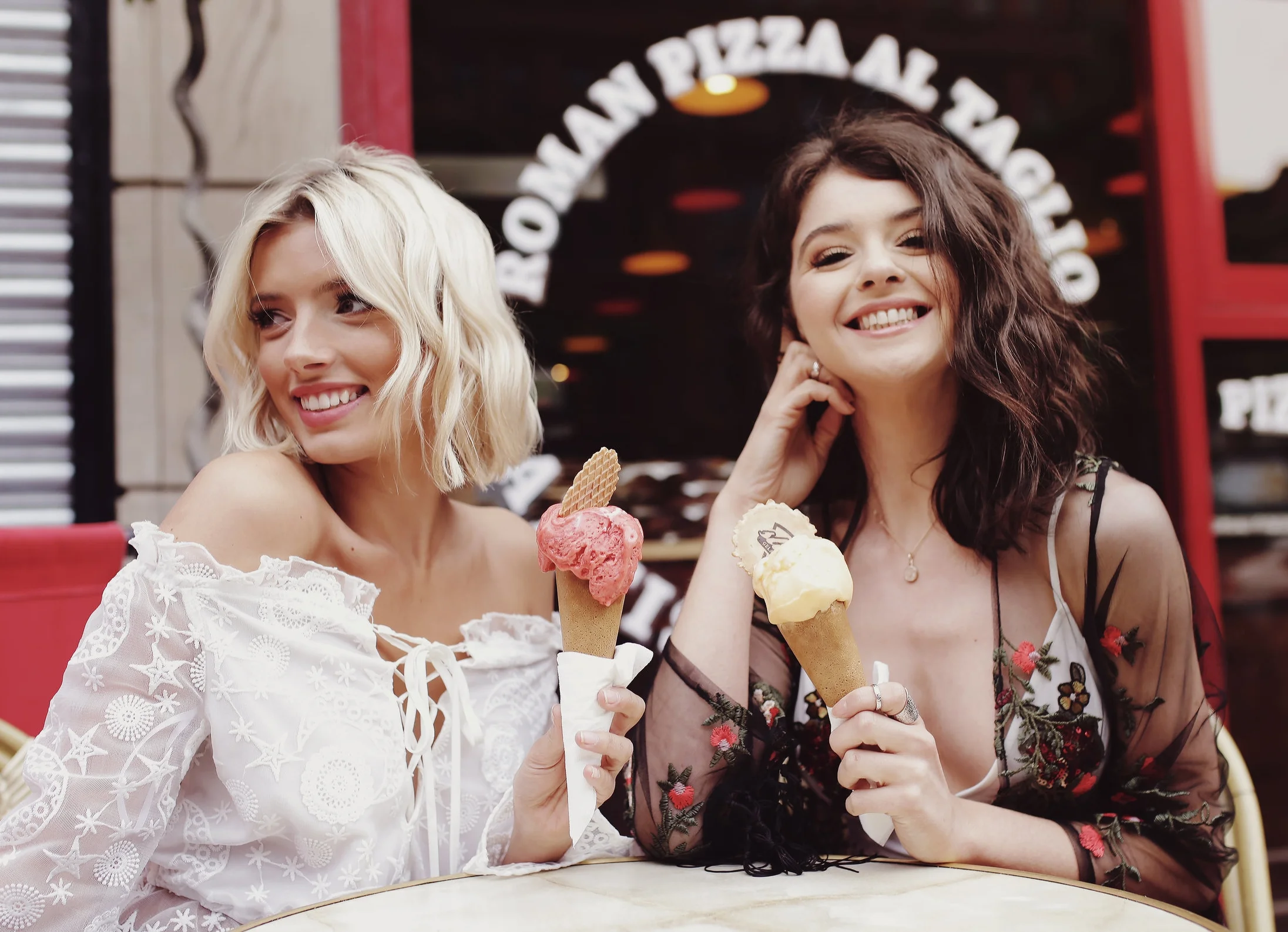 Liv & Chloe