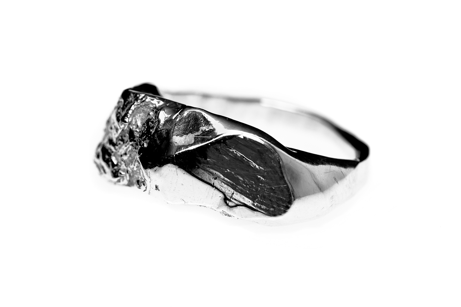 CONTRAST GLACIER RING (DEETAIL) HIGH SMALL.jpg