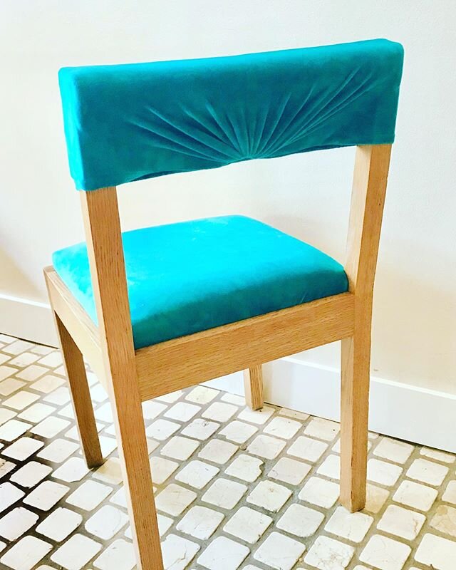 We are loving our newly upholstered chairs......❤️🇬🇷❤️🇬🇷 #RetsinaLondon #retsina #reupholstered #new #newlook #teal #greek #greekrestaurant #belsizepark #belsizevillage #2020 #hampstead #hampsteadheath #tufnellpark #camden #archway #highgate #int