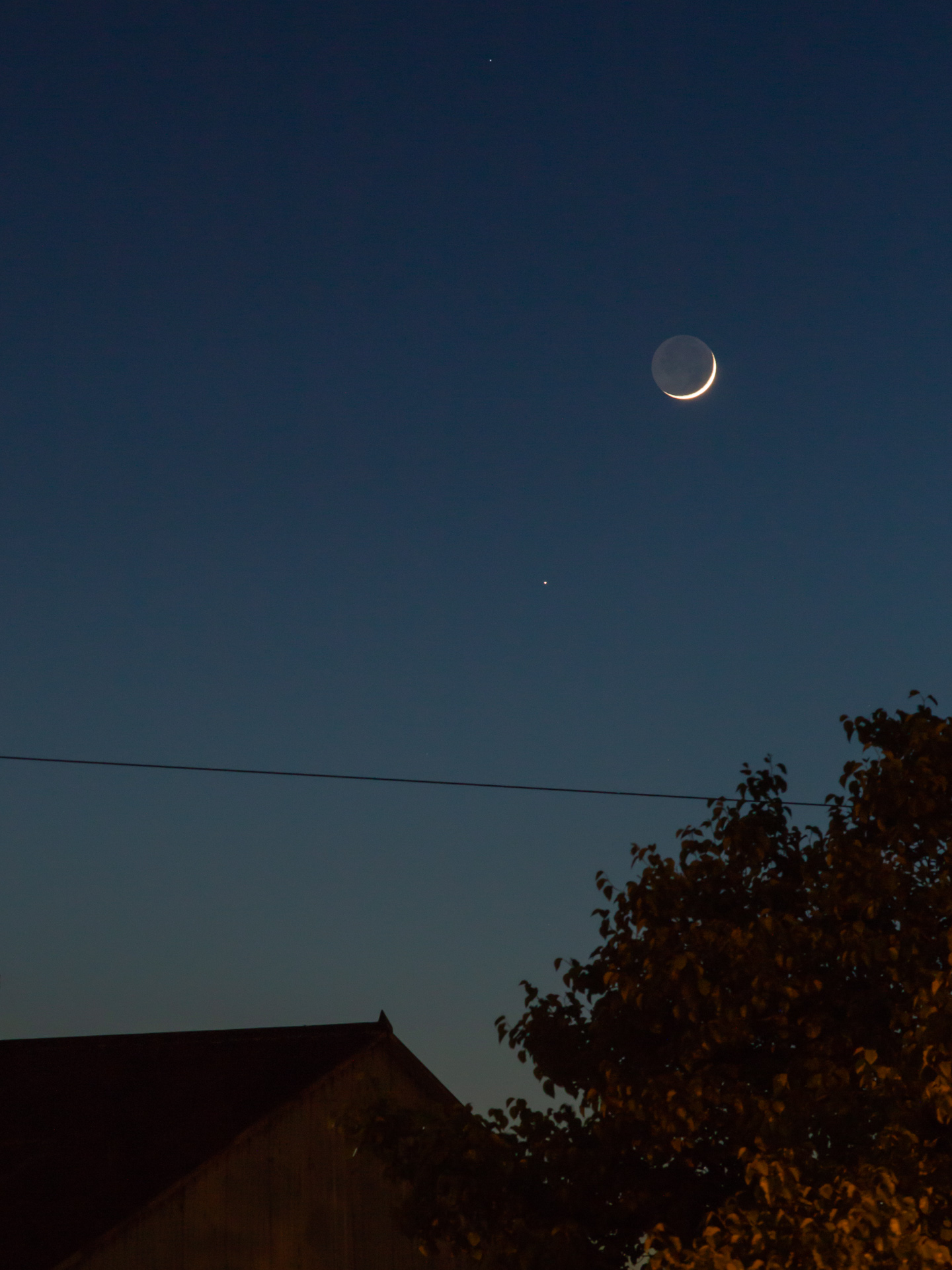 Waxing Crescent Moon* | 20190506 2057 W:38.96x77.00@77m