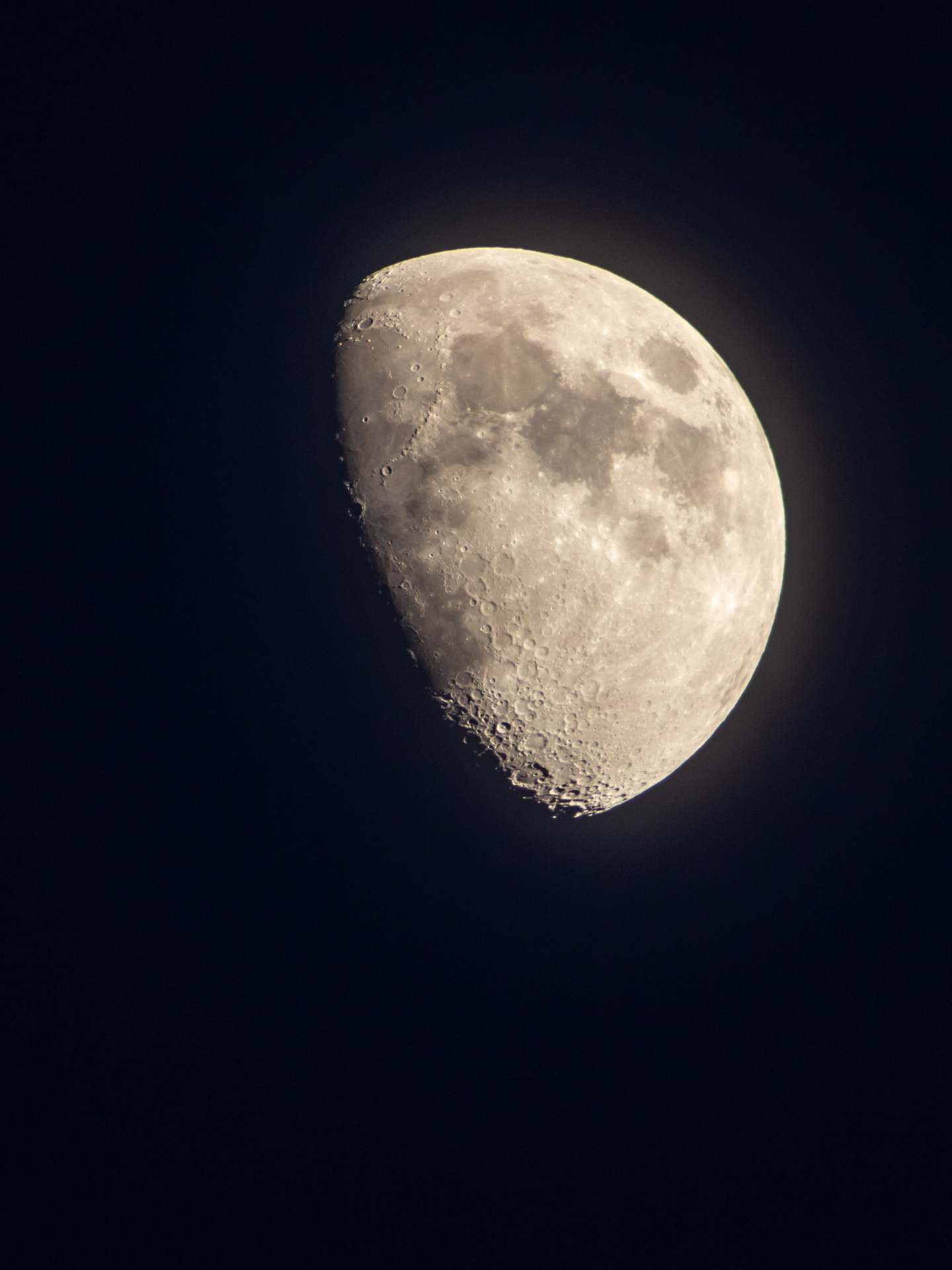 Waxing Gibbous Moon | 20190611 2049 E:38.96x77.00@84m