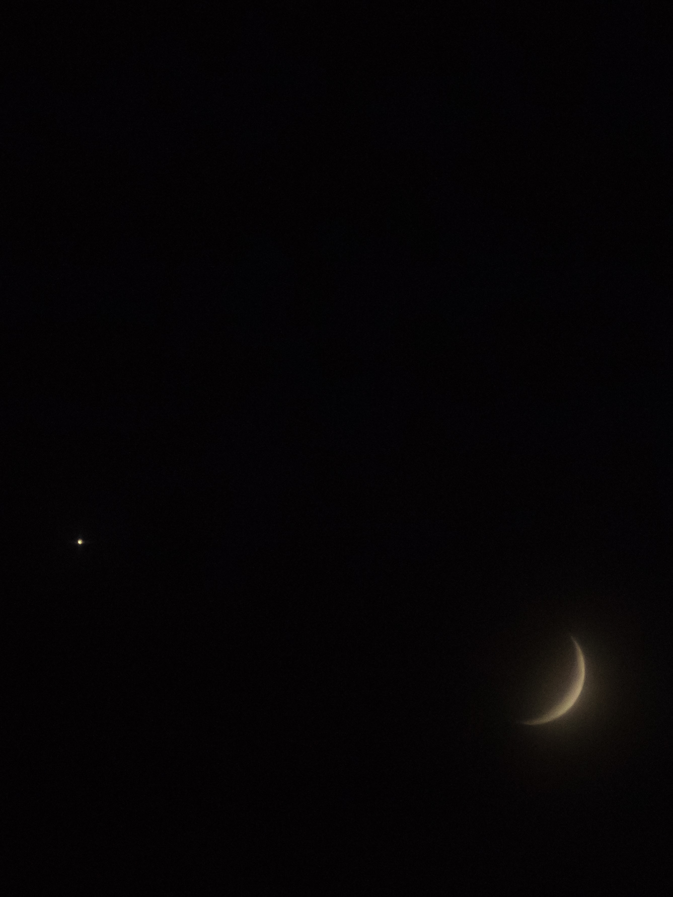 Waxing Crescent Moon and Venus | 20180715 2104 W:38.96x77.00@77m