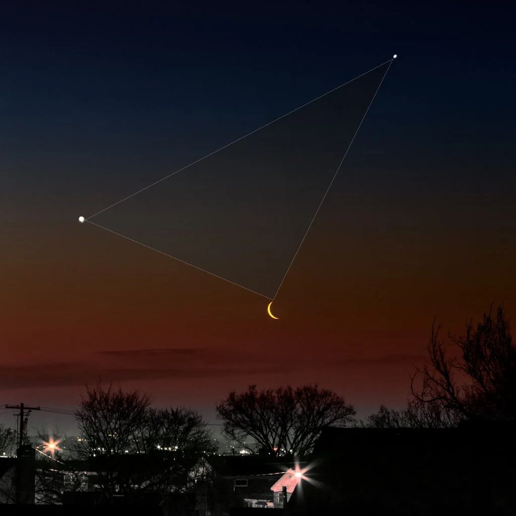\ Waning Crescent Moon with Jupiter and Saturn \