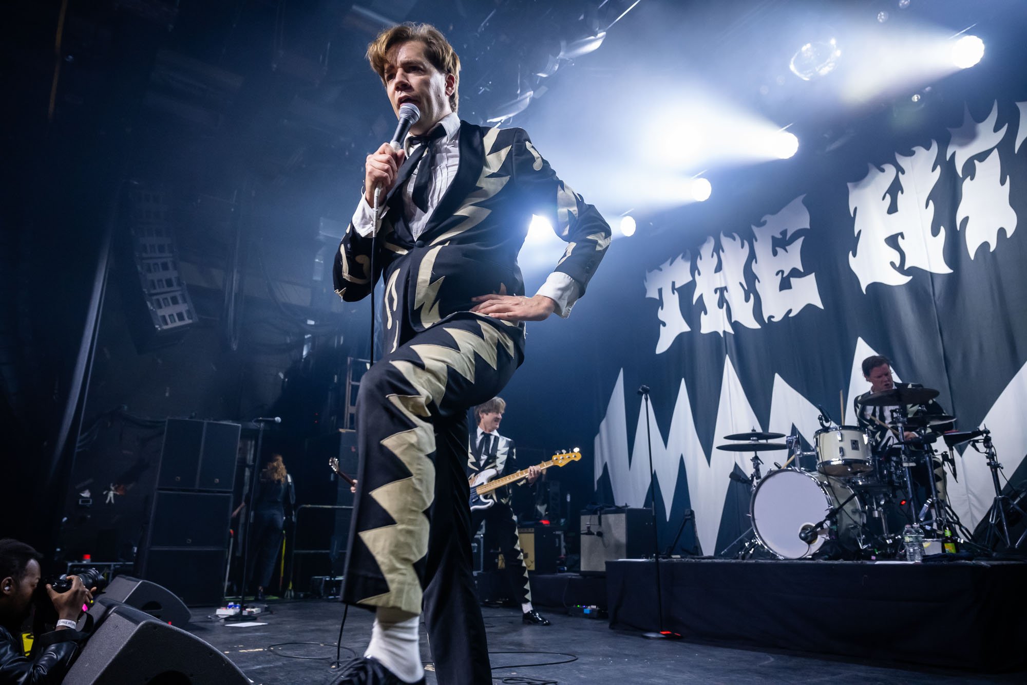 3-The-Hives-by-Edwina-Hay-0046.jpg