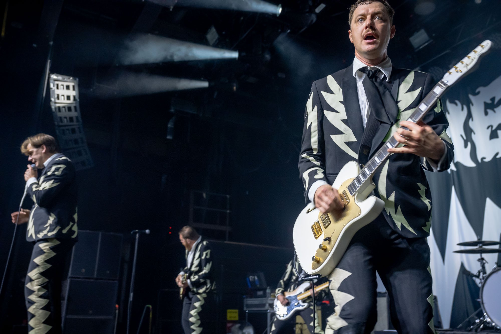 3-The-Hives-by-Edwina-Hay-0058.jpg