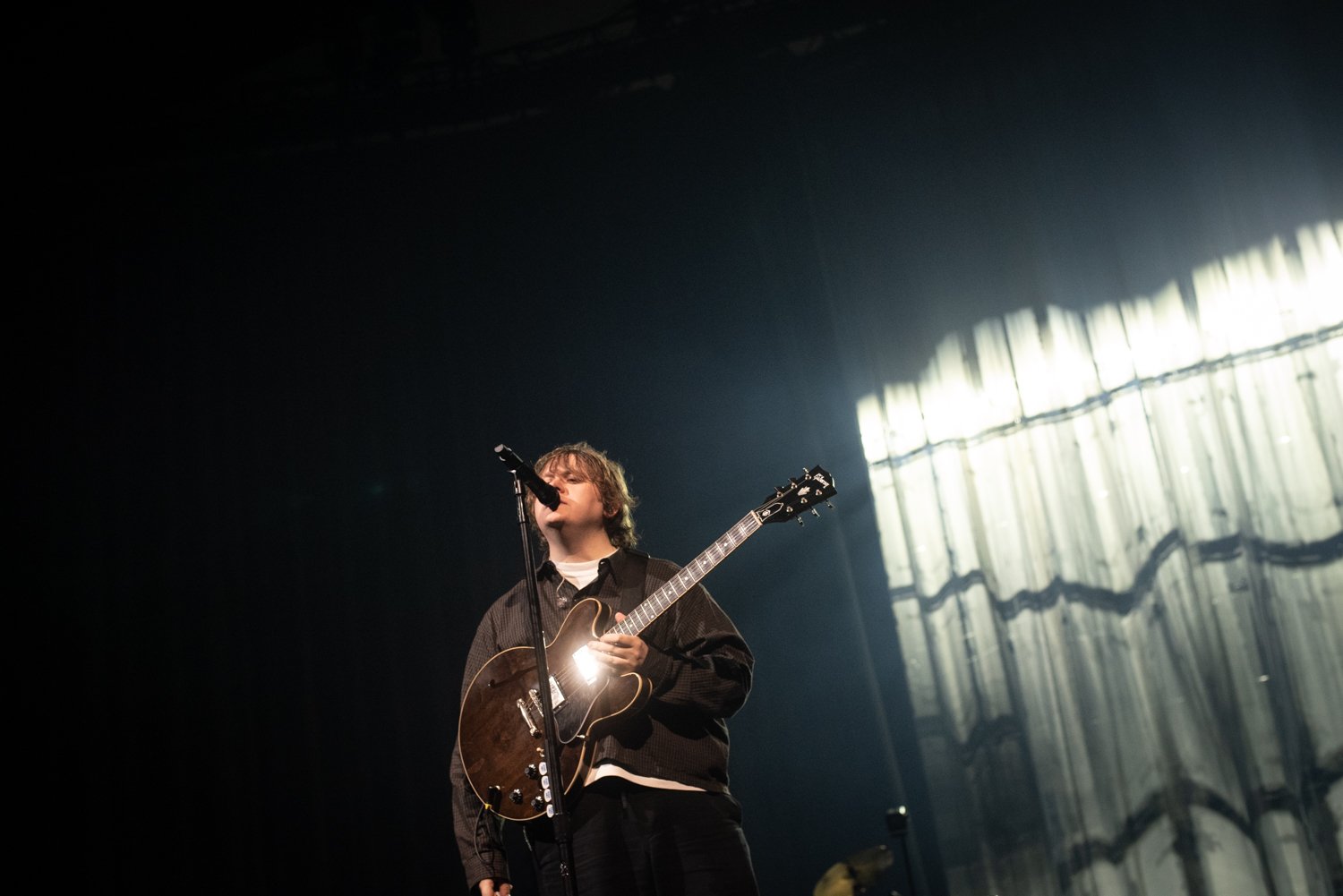 Lewis Capaldi-01.jpg