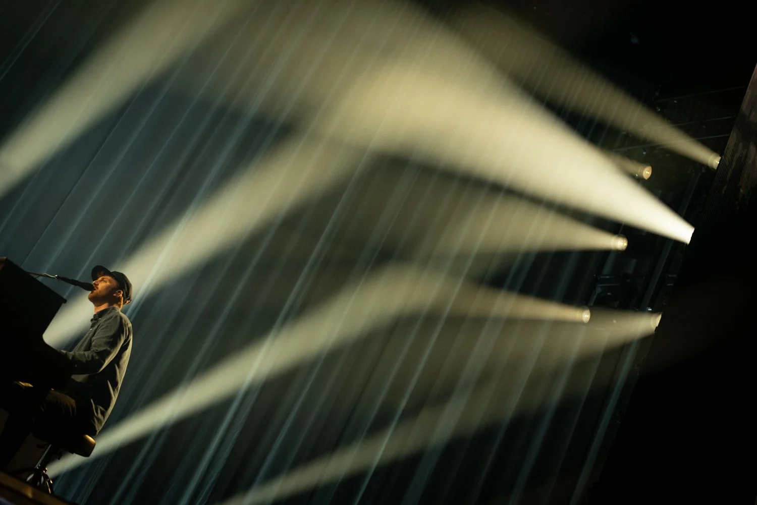 Lewis Capaldi-11.jpg