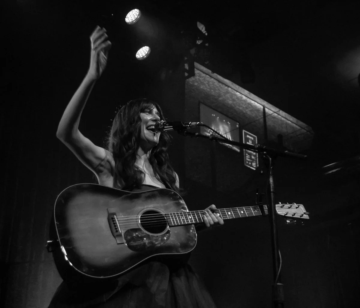 Molly Tuttle-3.jpg