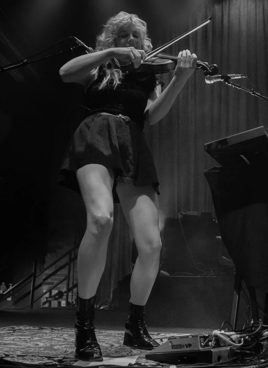 Molly Tuttle-7.jpg
