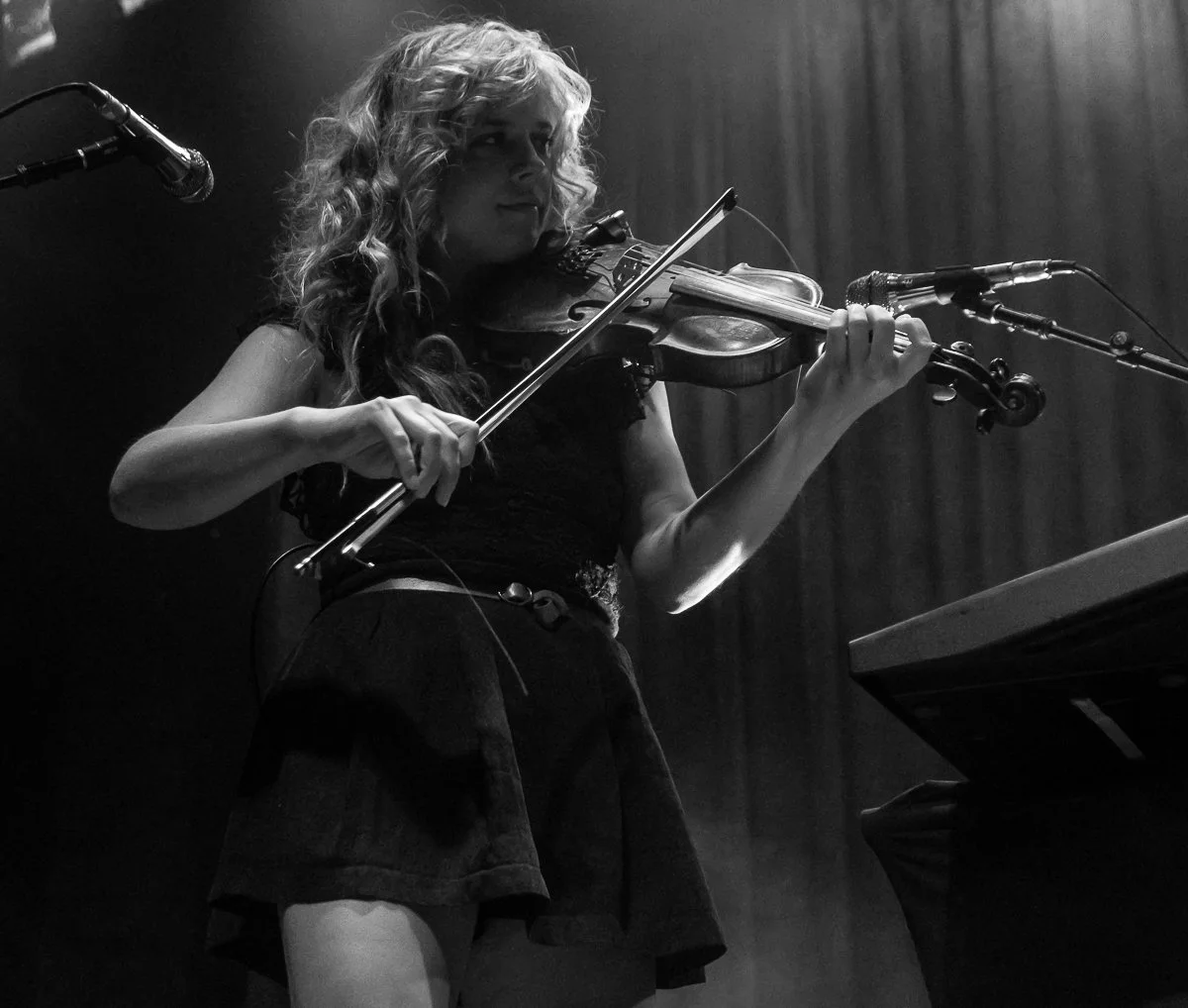 Molly Tuttle-21.jpg