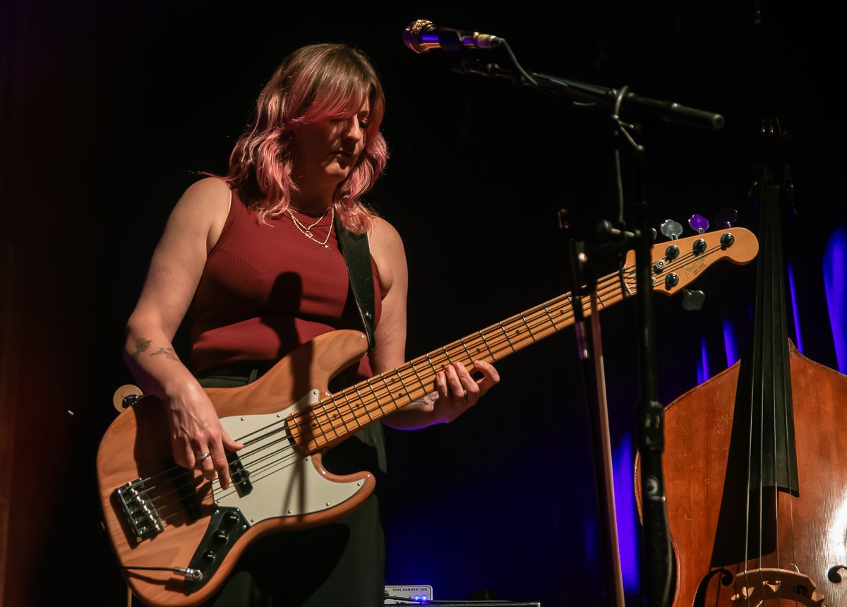Molly Tuttle-27.jpg