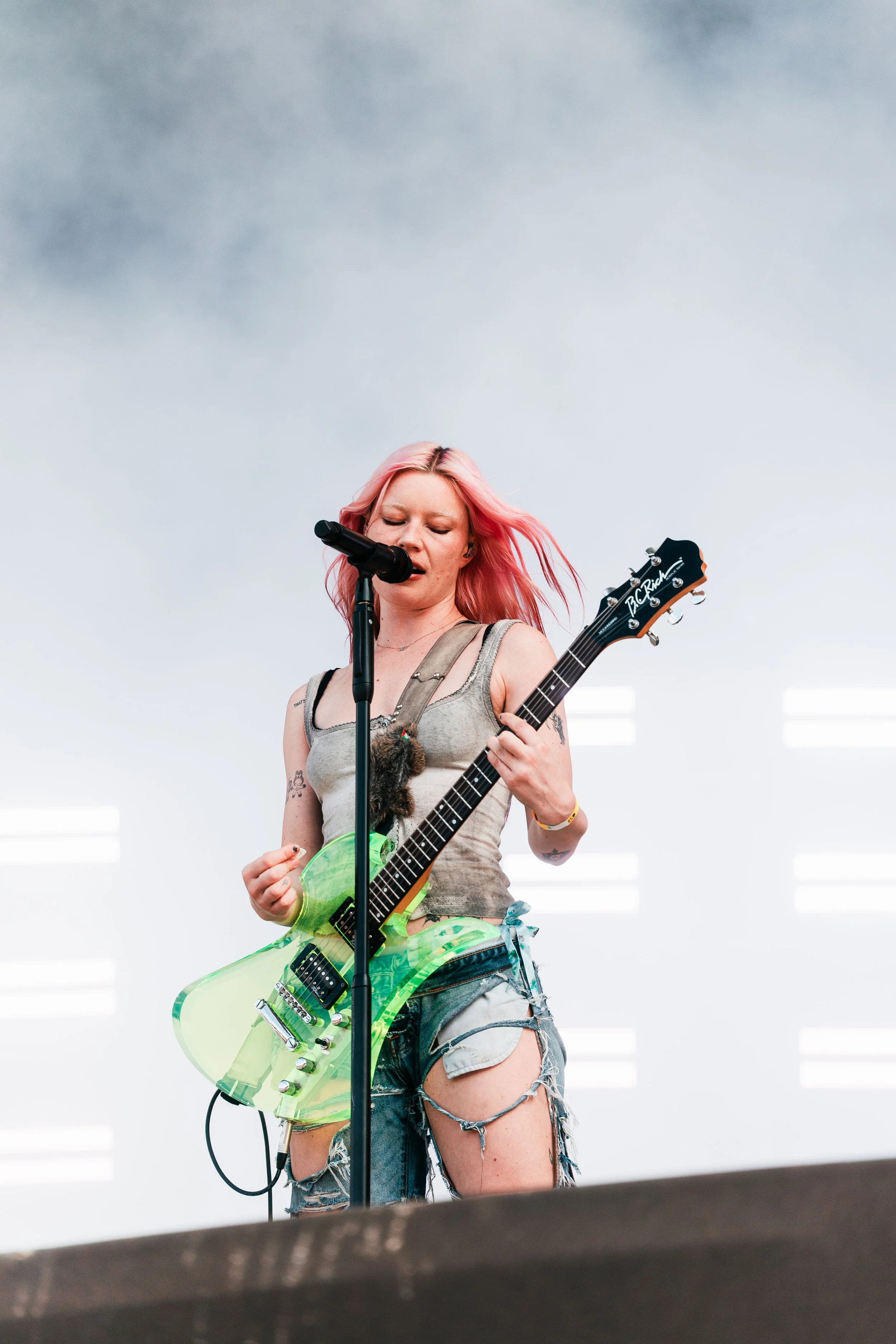 Manon POTHIN-manoncphoto_RES-Wet Leg_20260828_009.jpg