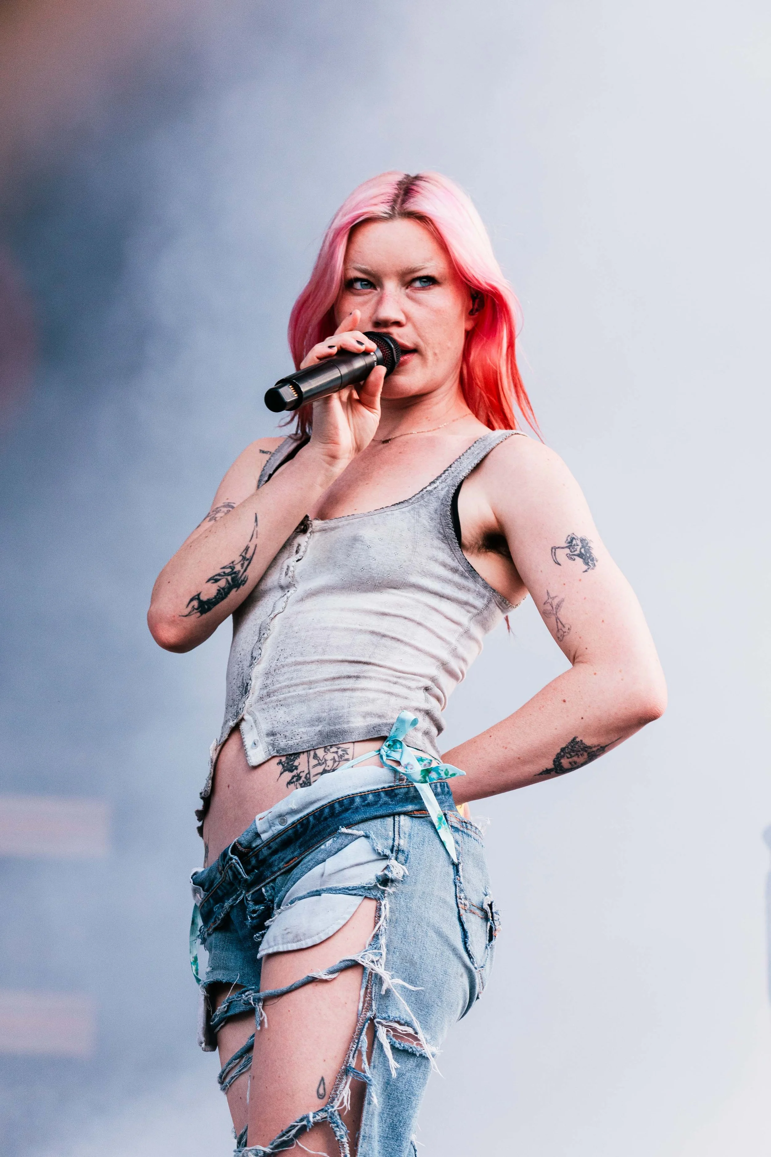 Manon POTHIN-manoncphoto_RES-Wet Leg_20260828_013.jpg