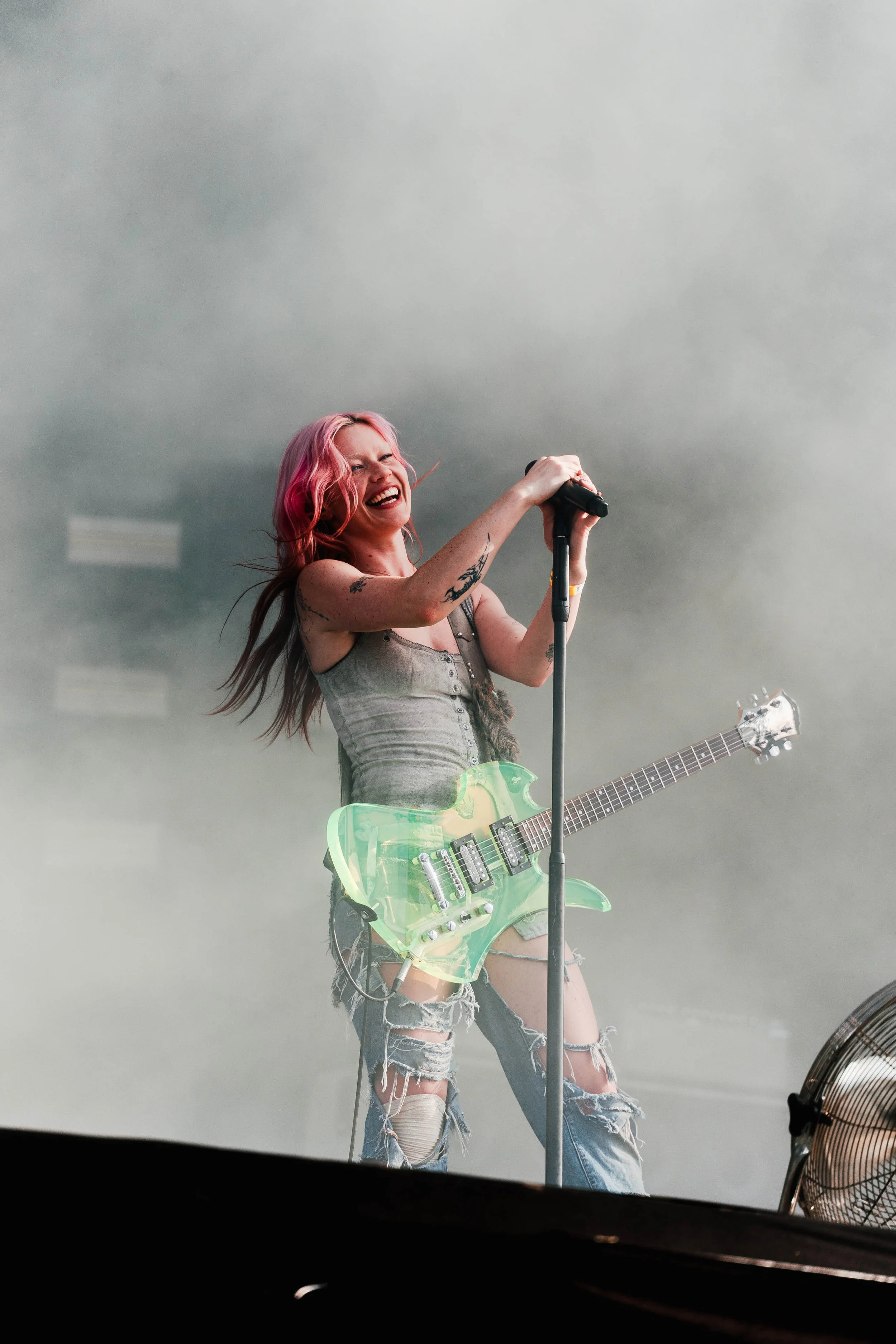 Manon POTHIN-manoncphoto_RES-Wet Leg_20260828_018.jpg