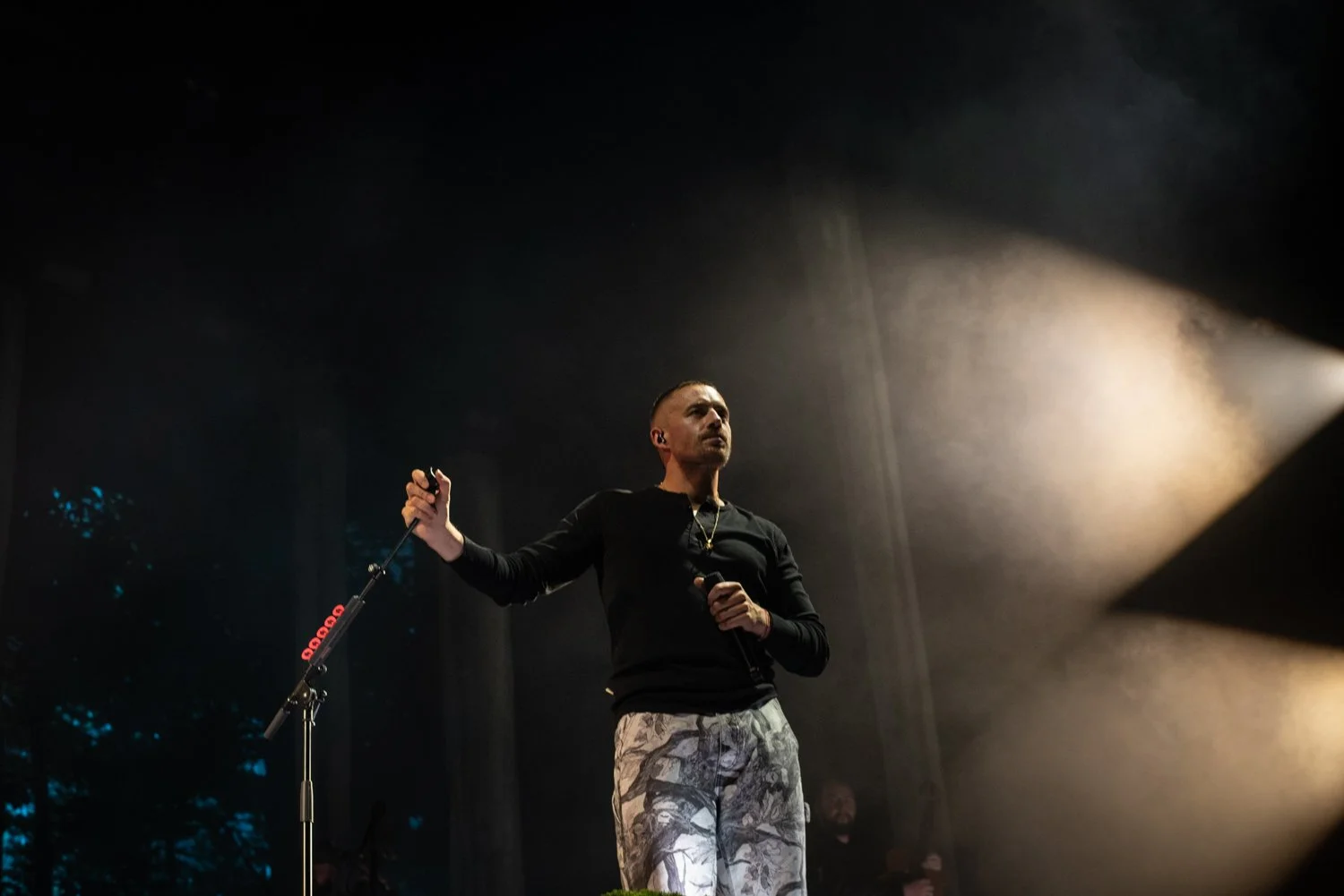 Dermot Kennedy-14.jpg