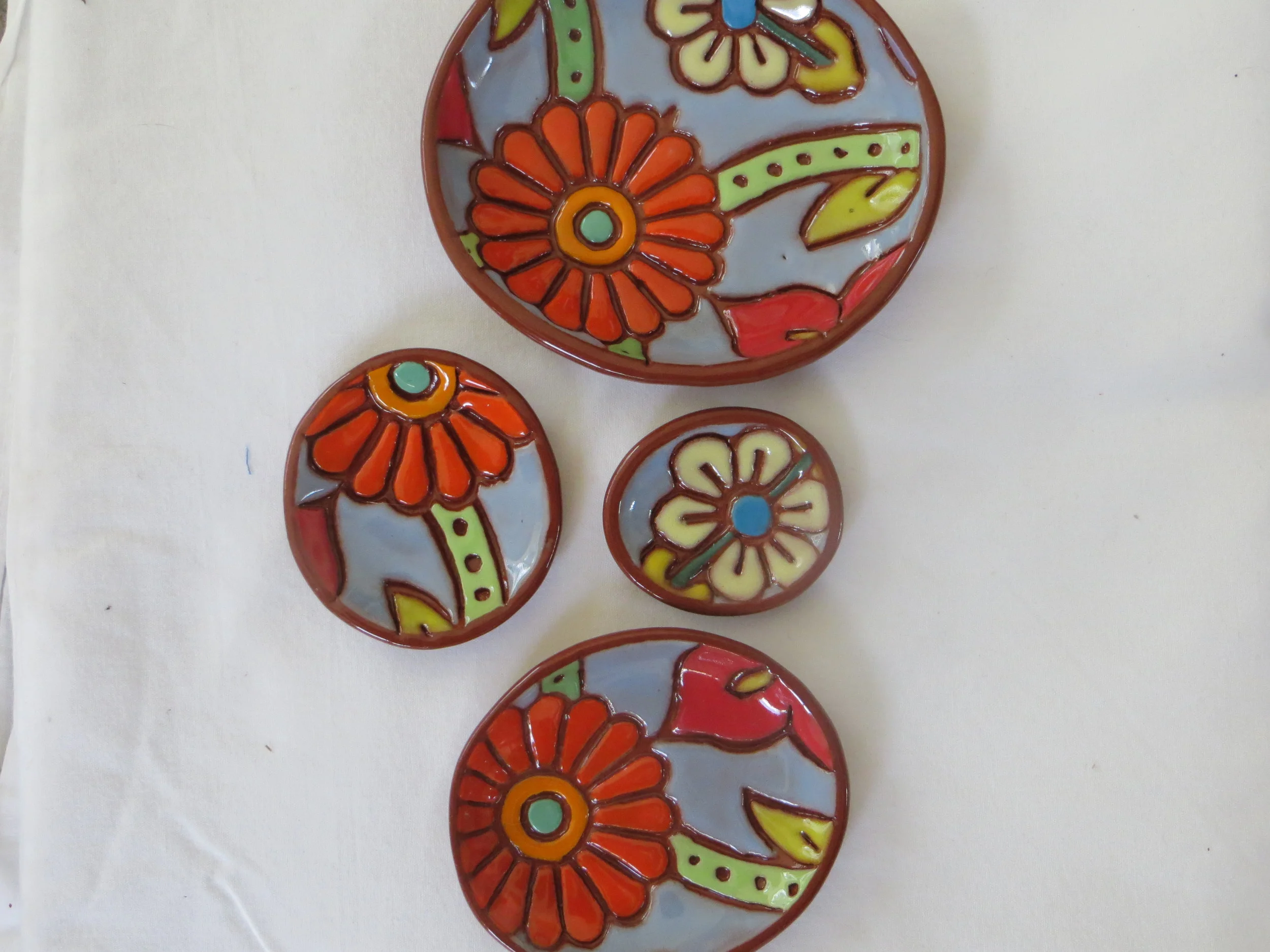 Daisies, Nesting Rockpots by Daphne Verley