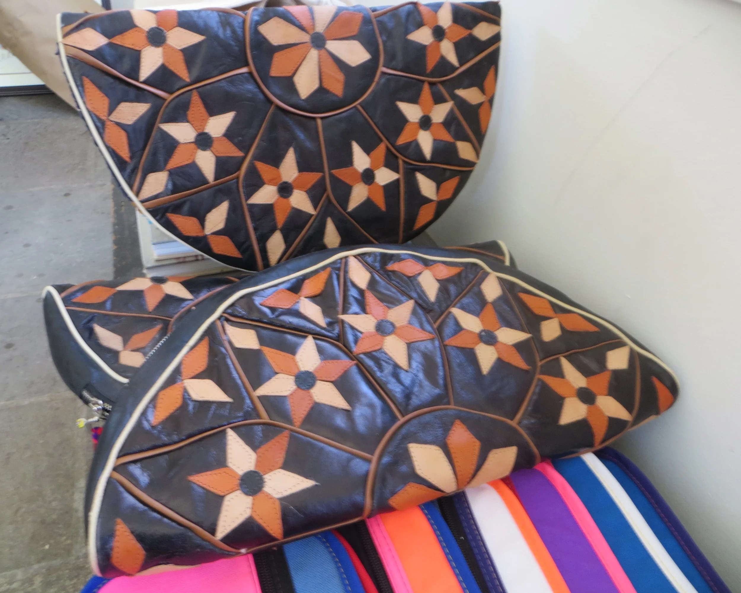 Khan el Khalili Pouf Clutch 