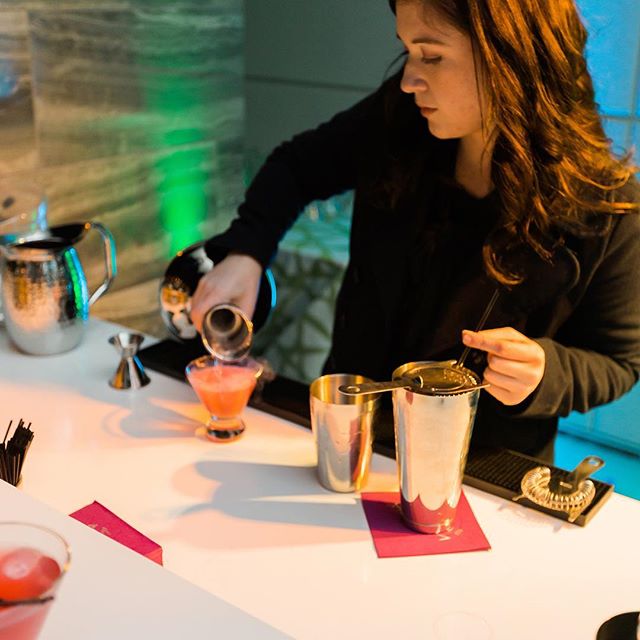 The mood lighting behind this outdoor pool side bar sure got us in the mood for pouring our signature drink for the evening, the Smoking Cosmo. 🌬🍸❄️
&bull;⠀
&bull;⠀
As a catering company, we are ready to travel to you and have served in a variety o