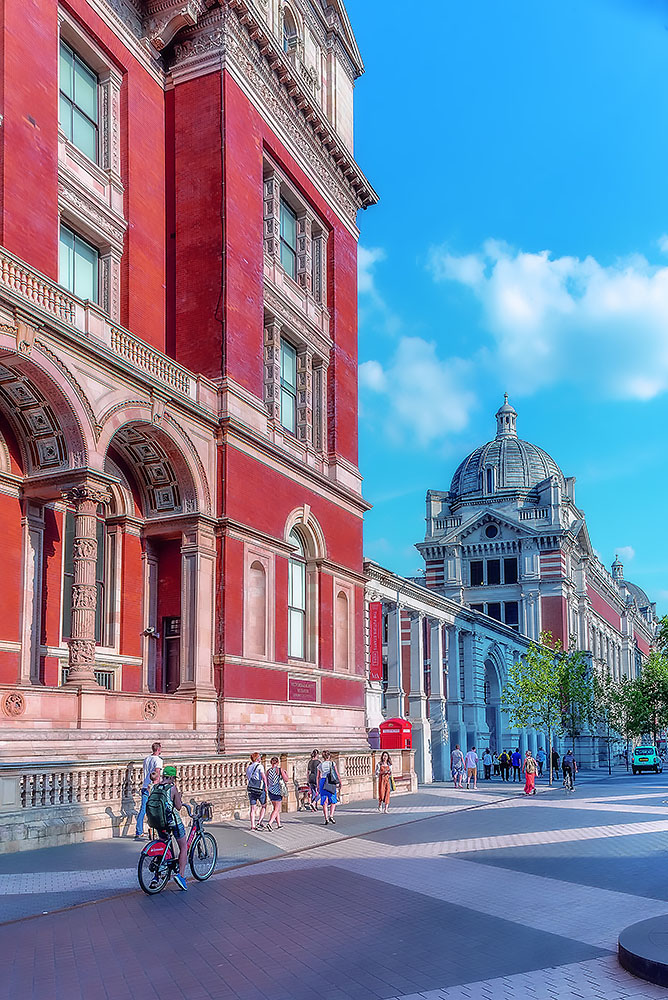 VITORIA AND ALBERT MUSEUM.jpg