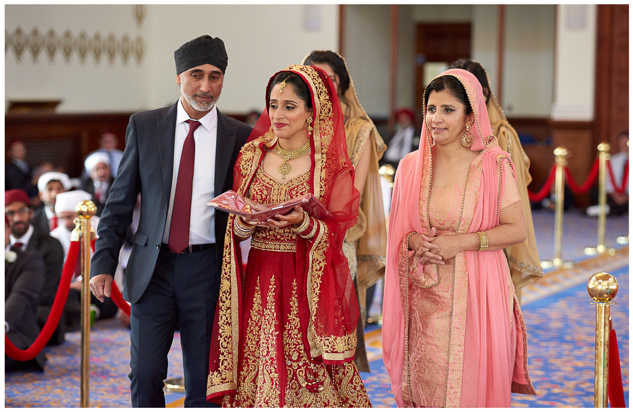 bride entering gurdwara