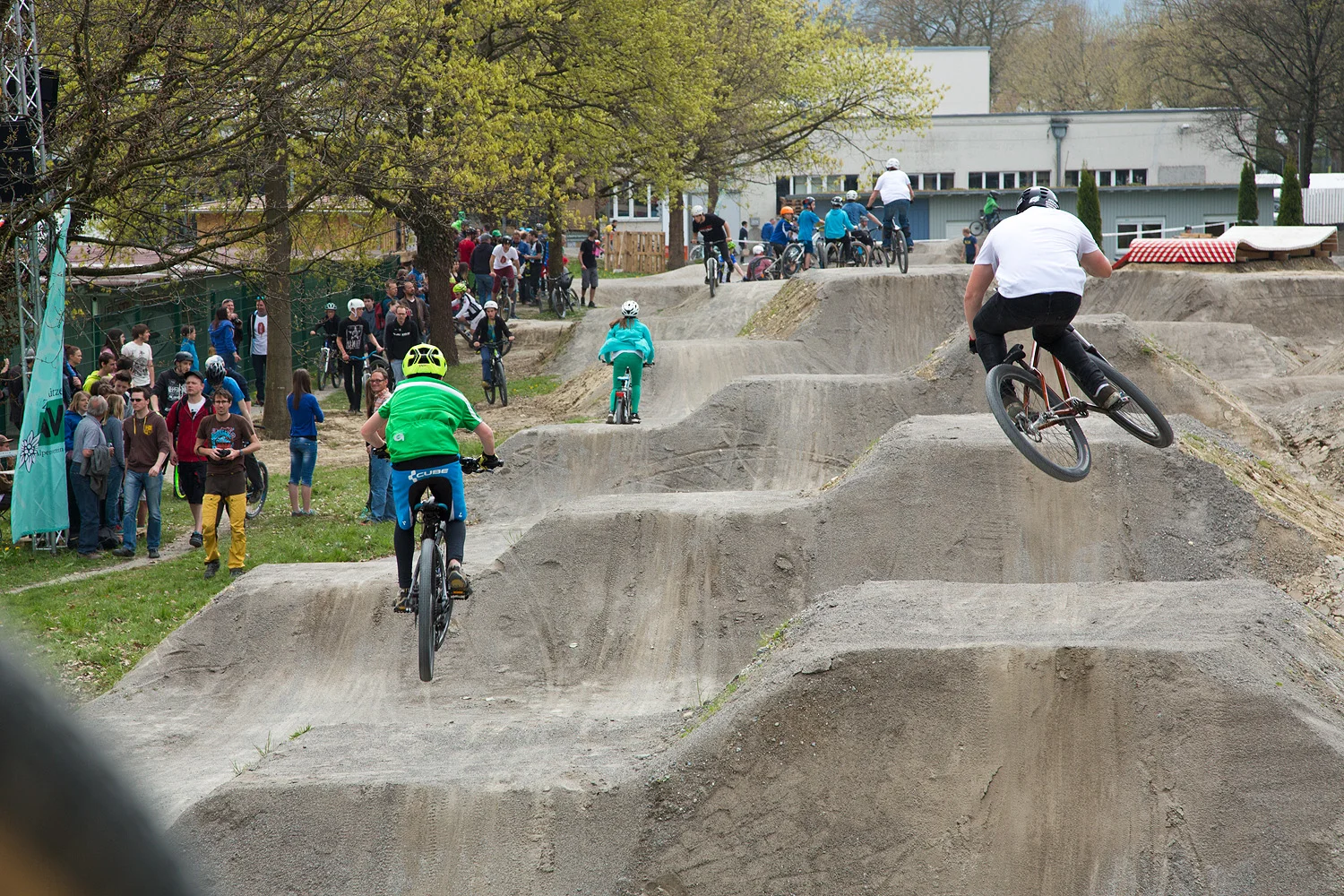 Video Sputnik Season Opening