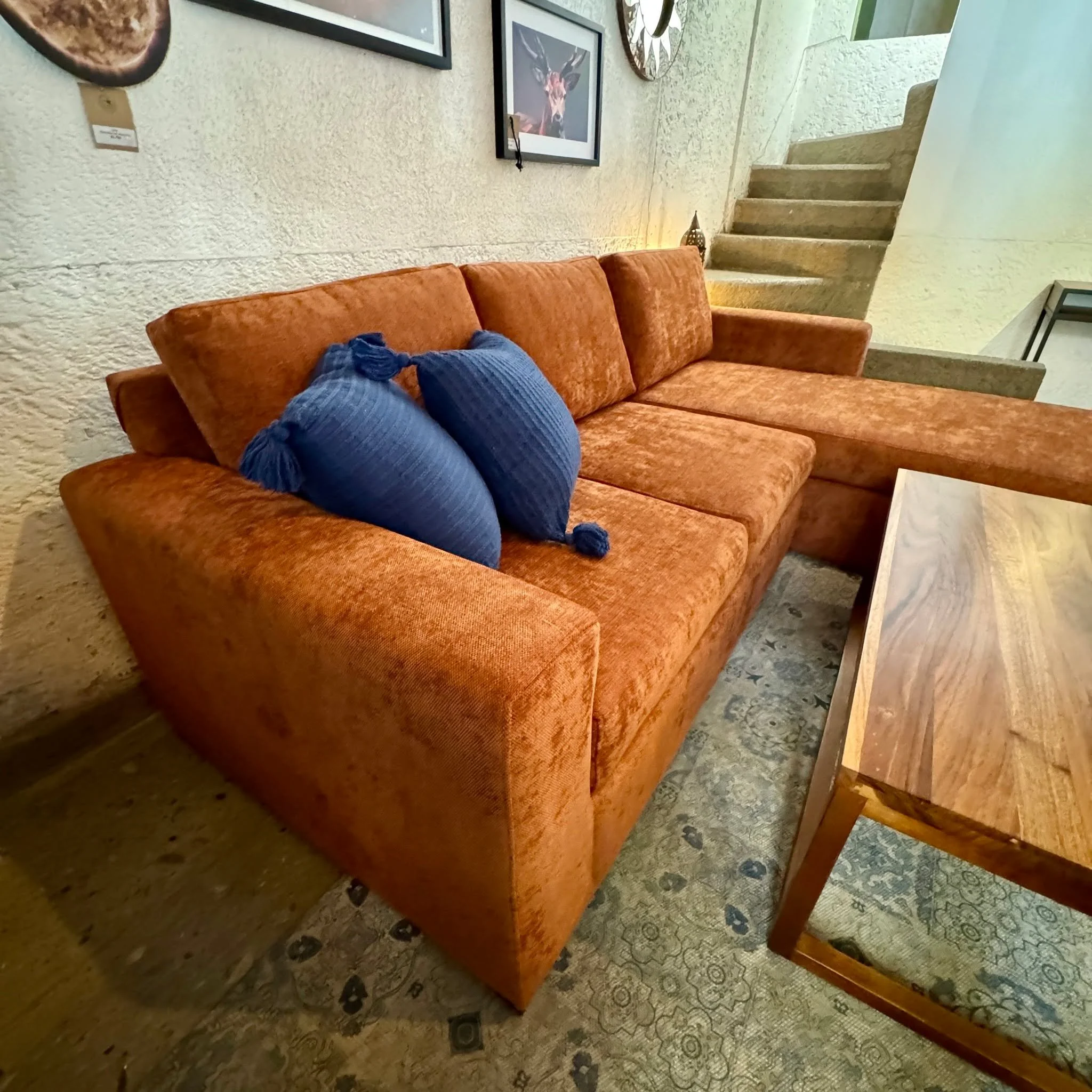 Nueva y Mejorada Sala Berl&iacute;n

✨ Dise&ntilde;o Contempor&aacute;neo, Confort Inigualable ✨

Descubre la fusi&oacute;n perfecta entre elegancia moderna y comodidad absoluta con la nueva Sala Berl&iacute;n. Su dise&ntilde;o contempor&aacute;neo y