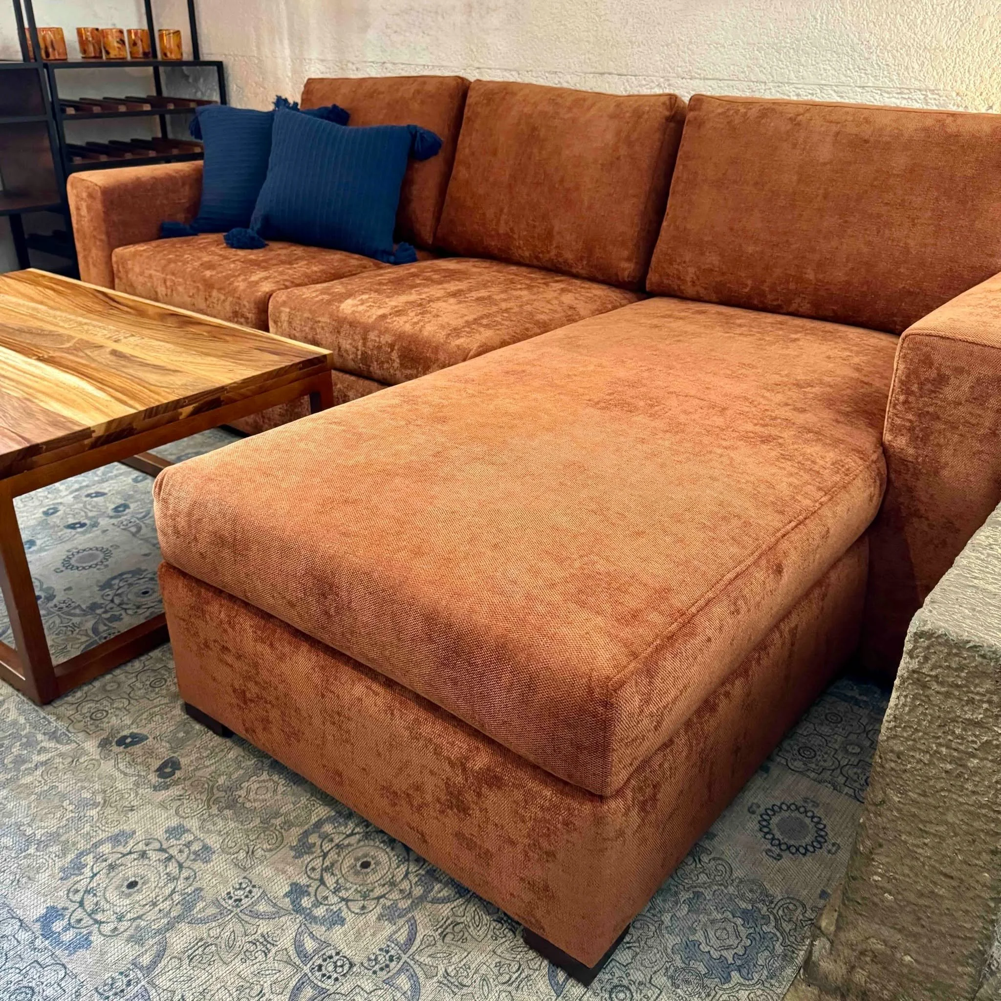 Sala Berl&iacute;n &ndash; Donde el dise&ntilde;o y el confort se encuentran 🖤

Transforma tu hogar con la nueva y mejorada Sala Berl&iacute;n, una pieza que redefine el concepto de elegancia contempor&aacute;nea.
Su dise&ntilde;o moderno y su acaba