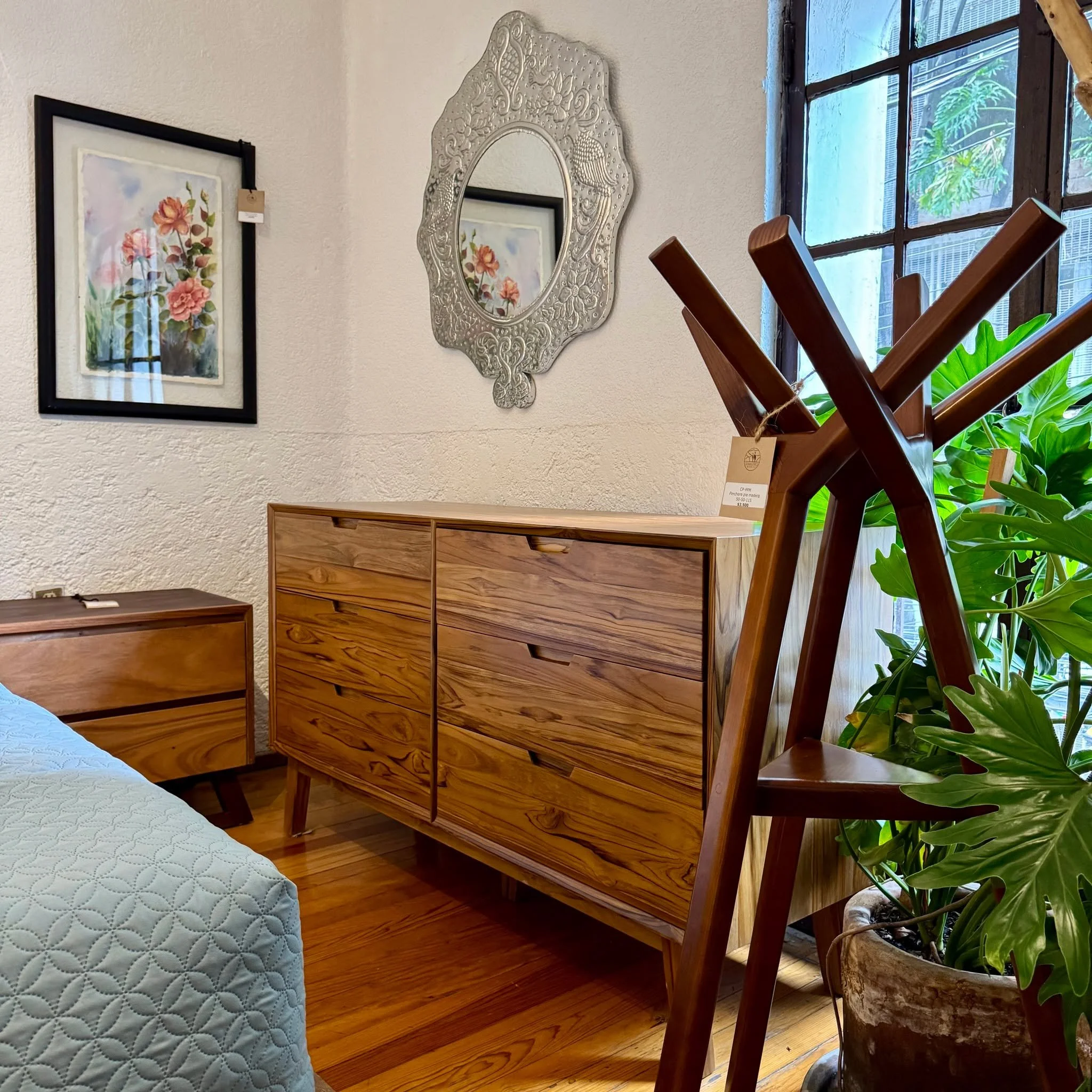 &iexcl;Estamos Abiertos! Salas, Comedores y Rec&aacute;maras de madera s&oacute;lida al mejor precio. 

Direcci&oacute;n: Cadereyta 10 Colonia Condesa, CDMX
Horario: Lunes a S&aacute;bado de 11 a 7. 
https://semilleromuebles.com.mx/tienda