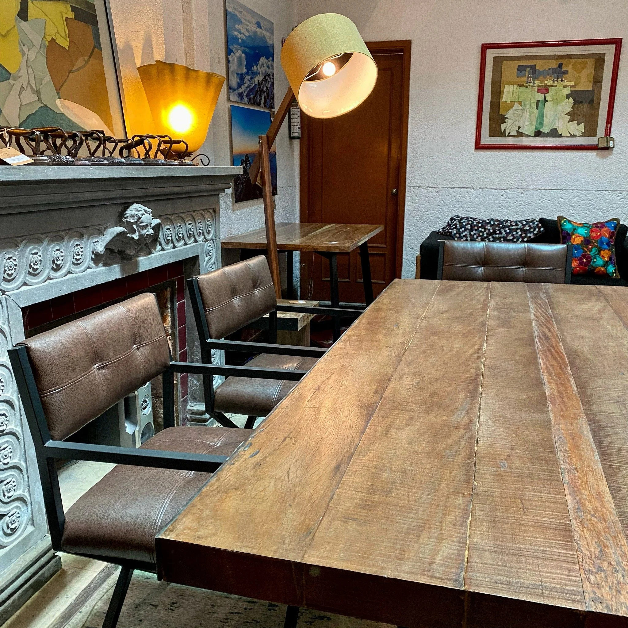 Comedor Convento de tablones de  madera recuperada y base de acero. 
Con&oacute;cela en showroom y aprovecha las promociones de Diciembre. 
https://semilleromuebles.com.mx/comedor-convento
