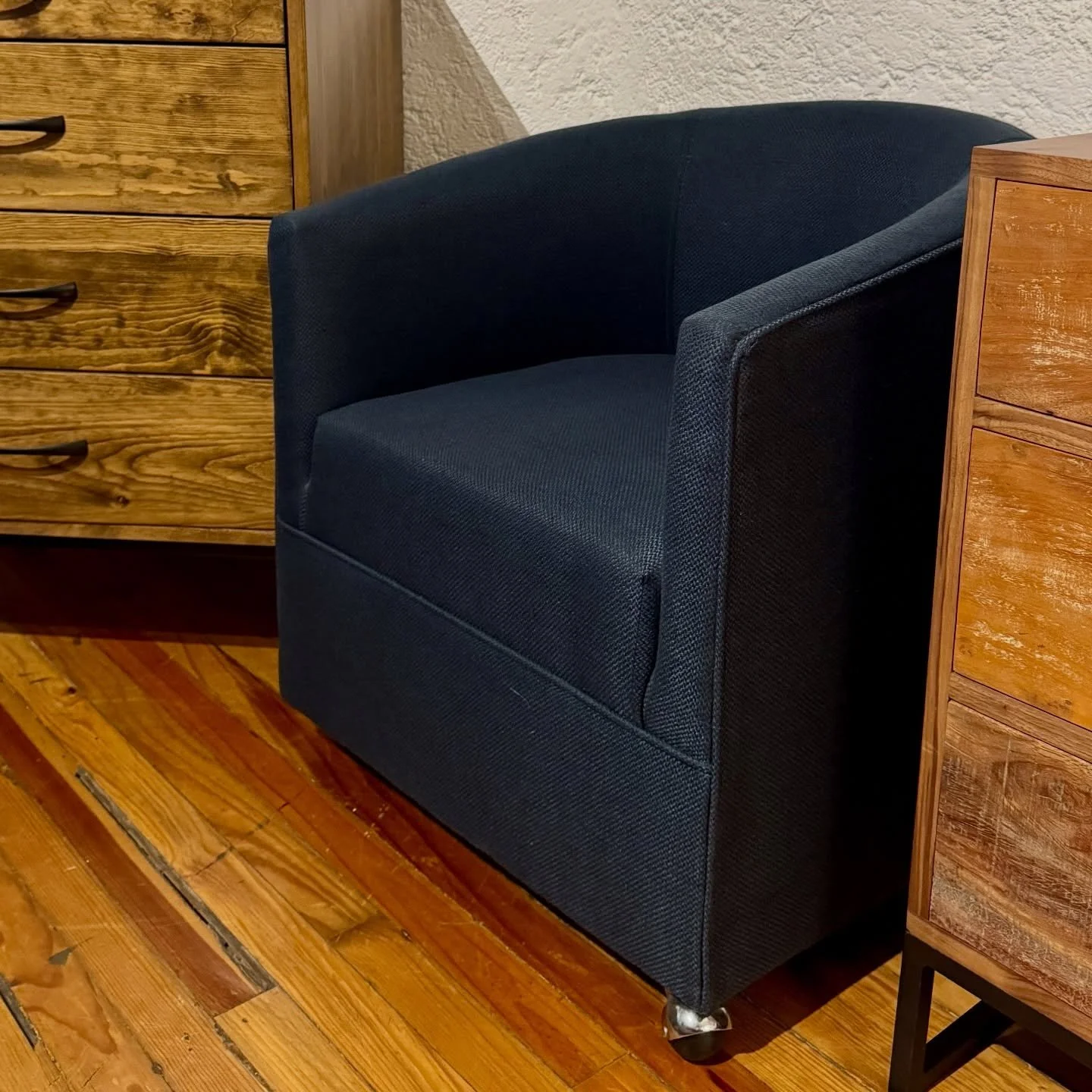 🔥 Promociones Bomba 🔥

Tradici&oacute;n mexicana con un estilo que nunca pasa de moda.

🪑 Sill&oacute;n Equipal
📏 75 x 75 x 85 cm

💰 Precio de lista: $8,900
🔥 30% de descuento
✅ Precio promocional: $6,230

Ideal para crear espacios c&aacute;lid