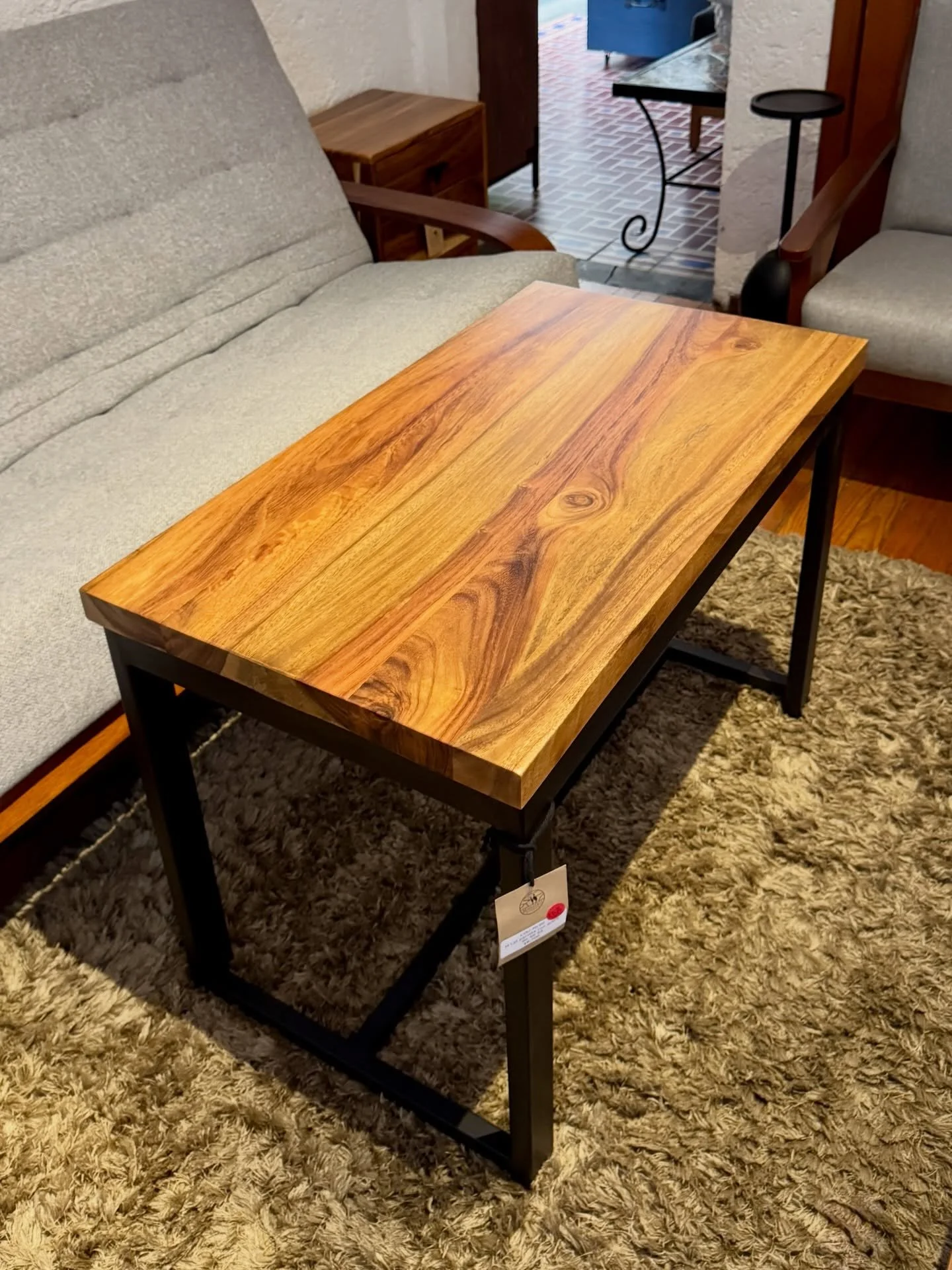 ✨ Promociones Bomba 🔥 ✨

Dale un toque moderno y natural a tu espacio con nuestra Mesa Lateral de Parota y acero.

📏 90 x 50 x 65 cm
💰 Precio de lista: $8,700
🔥 20% de descuento
✅ Precio promocional: $6,960

Madera s&oacute;lida, dise&ntilde;o co