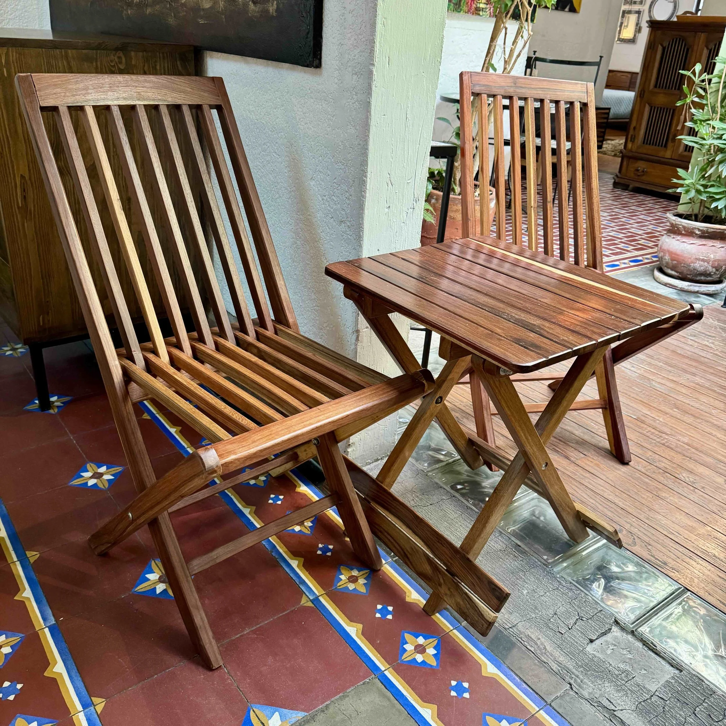 Mesitas Set Granadillo.jpg