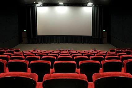 151204-425x283-movie-theatre.jpg