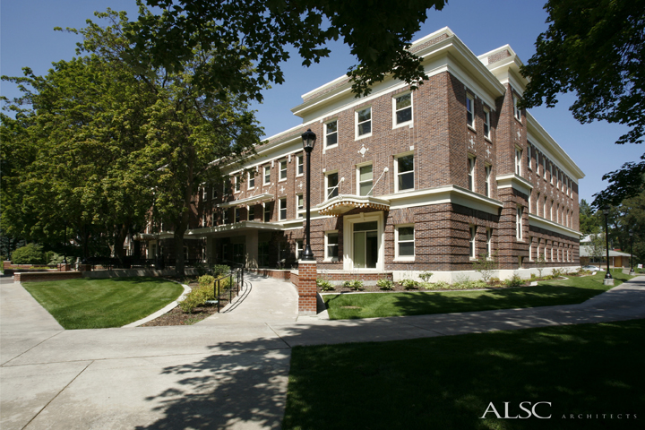 EASTERN WASHINGTON UNIVERSITY SENIOR HALL