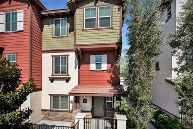 MLS #: PW18195425 724 S Euclid St, Fullerton 92832 Condominium 3 bedrooms, 2.5 bathrooms. 1,855 sq. ft. $549,000