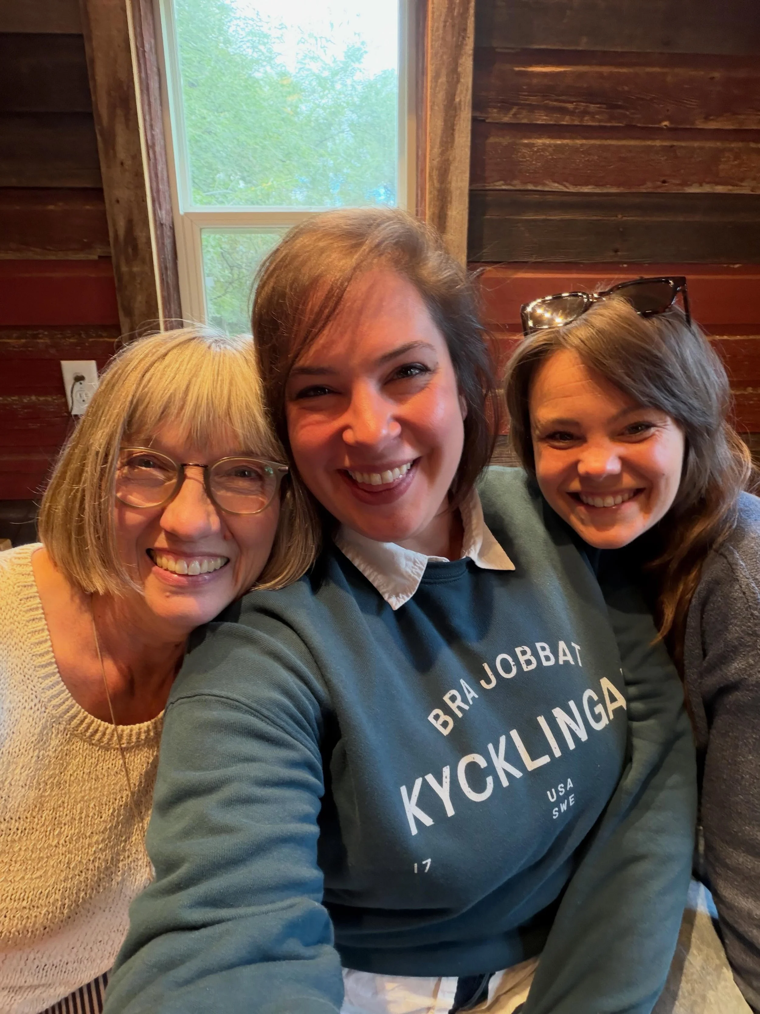 What a week 😍🙌🏻🎉🥂

A house concert in Dawson on the loveliest farm with @lfondell , a music video on the front porch, grilled cheese at O&rsquo;s house, a rainy first day in Duluth, and many birthday celebrations! We stopped by the shores of Lak