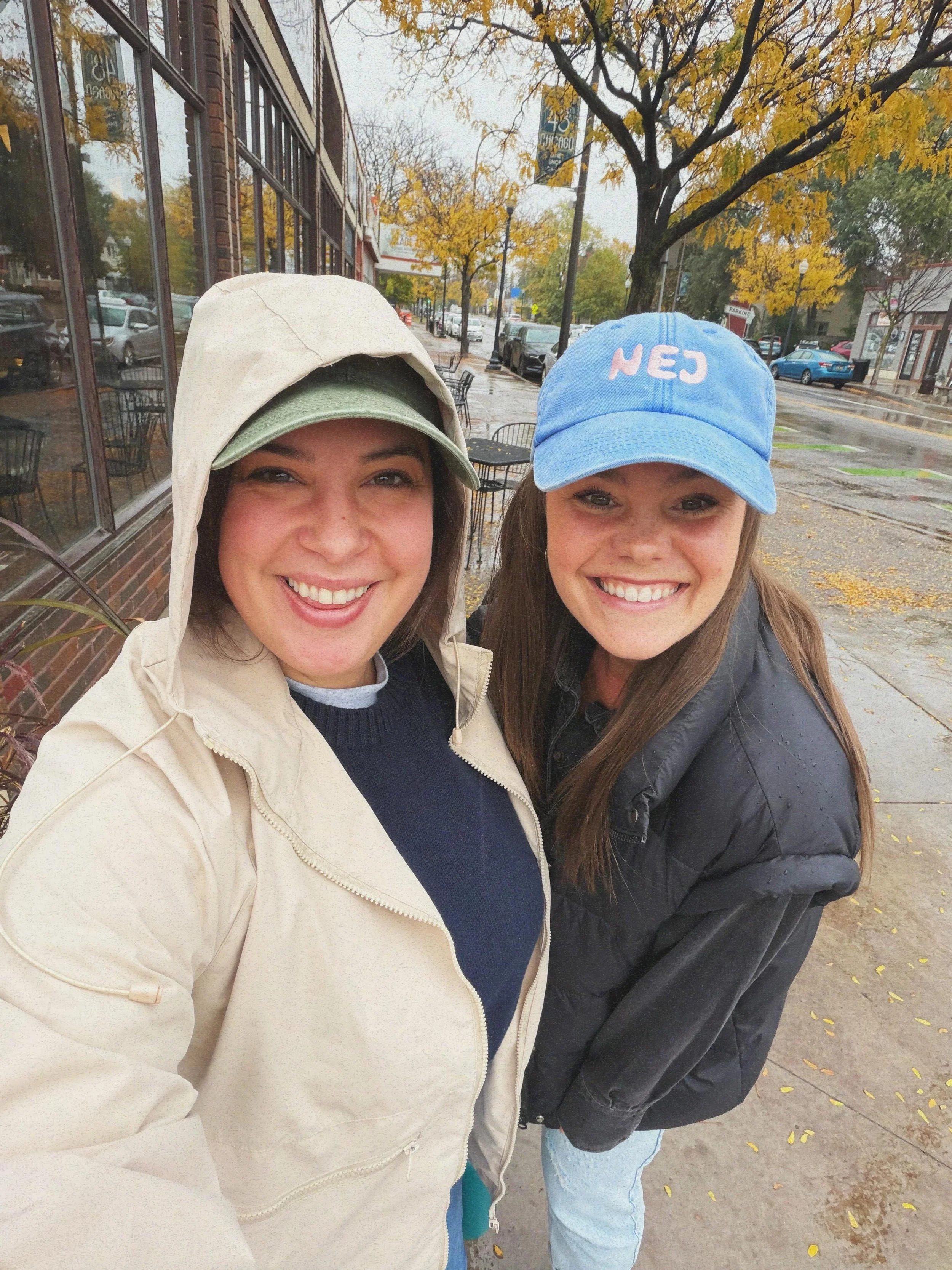 Aw hey! 👋🏻 

Somehow there is still life after tour &mdash; who knew?! 😅 We just had ourselves a lovely soup lunch at @turtlebreadmn with a calendar review and dreaming up some plans for 2027 😍

But this year isn&rsquo;t over yet, and we&rsquo;ve