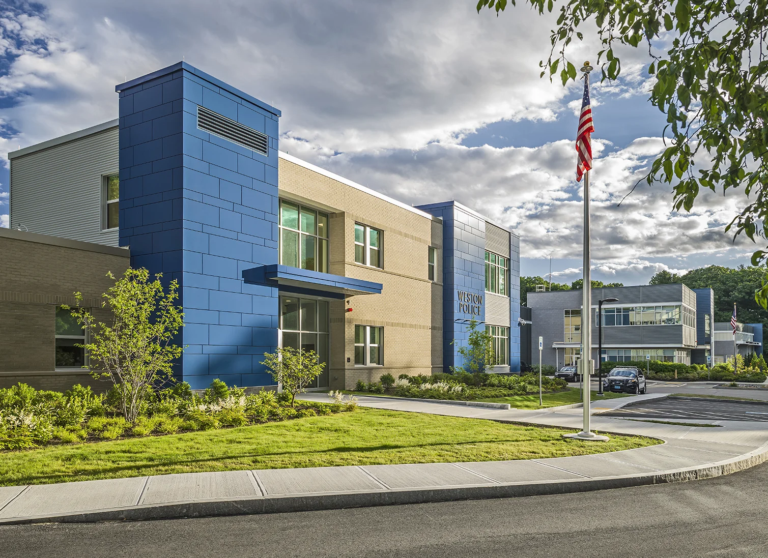 Weston_ext_campus.jpg