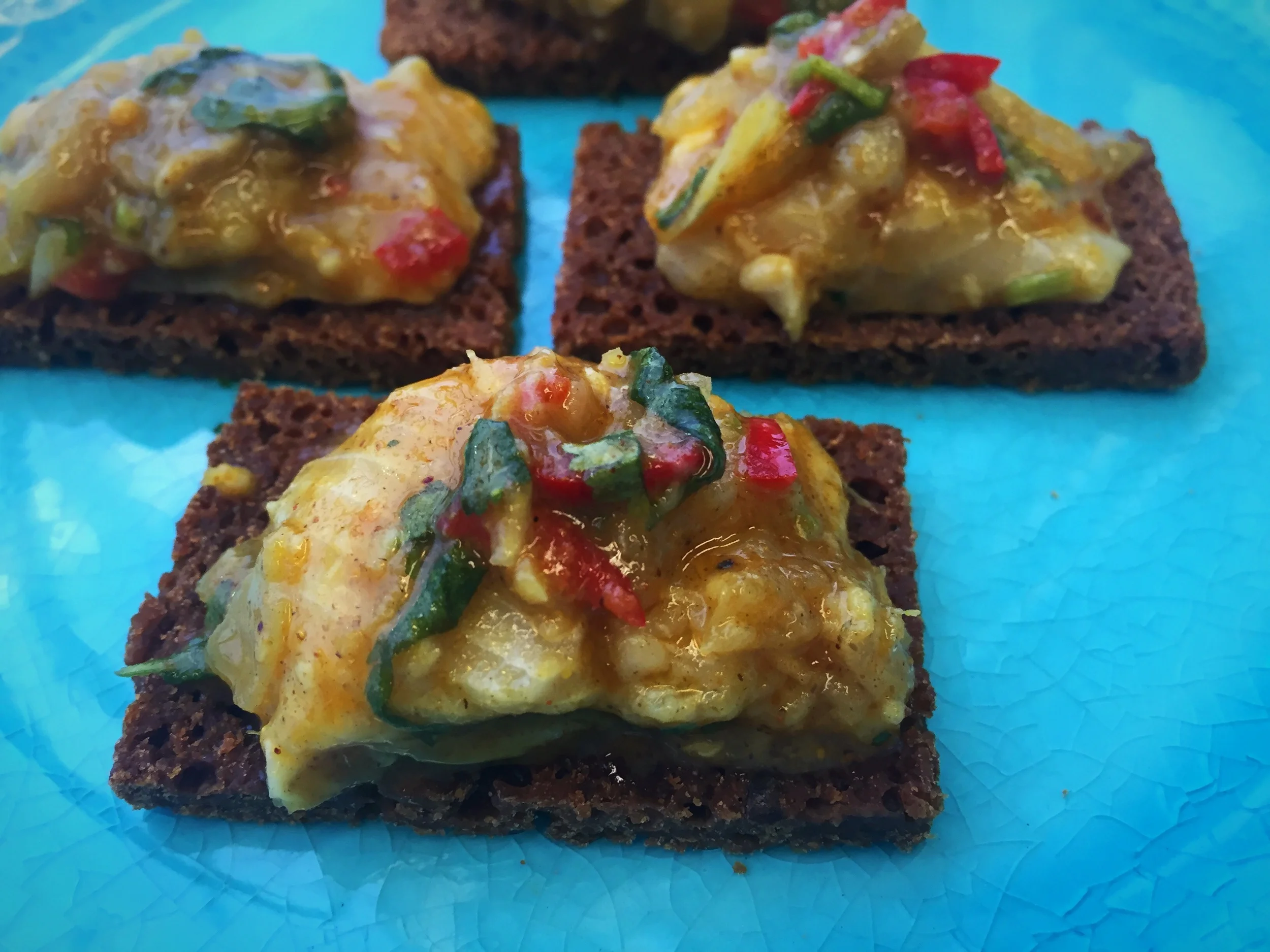 Karrý & kóríander síld með chilli