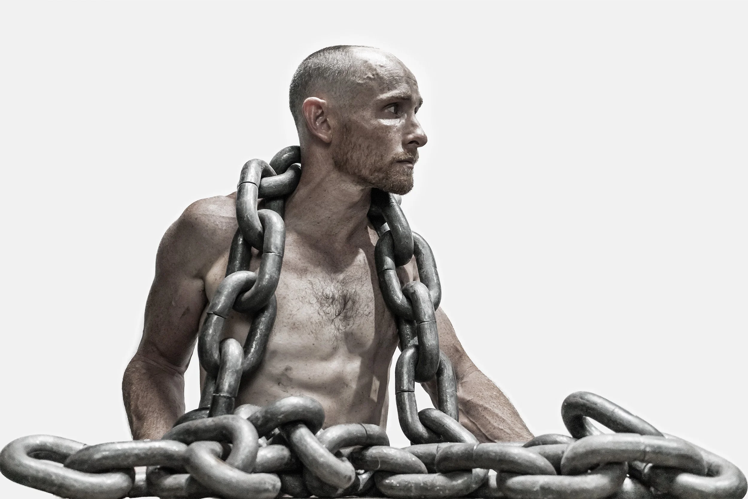 072-Joey_PotraitChains_DSC05613-1.jpg