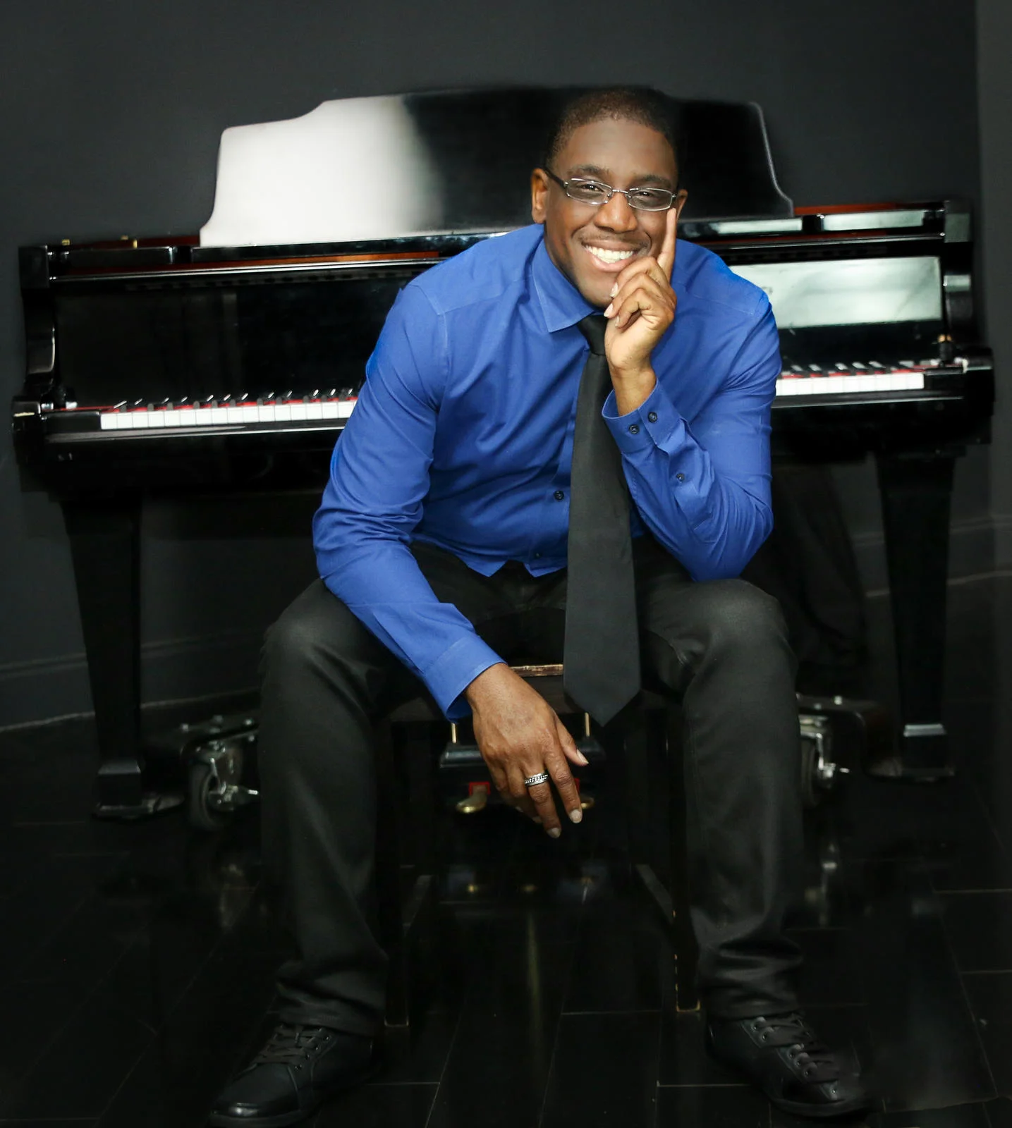 Damien Ellison Releases First Single, "DESPERATE" 