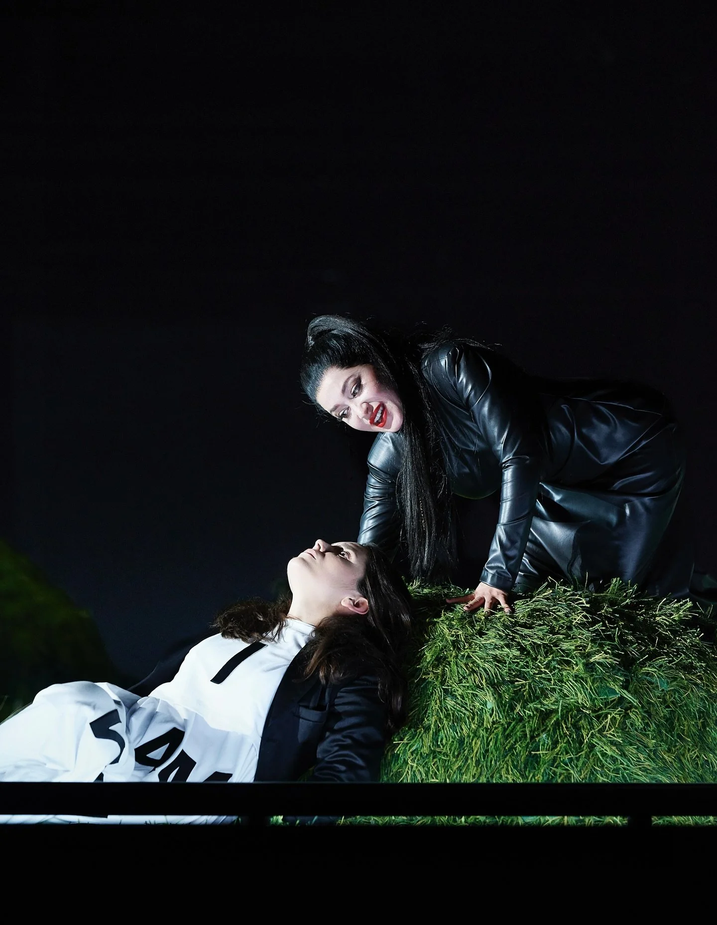 MEOW !

It&rsquo;s time for all of us in Wonderland to bring this piece to an audience. What a journey! See you at the premiere! 

Composer @unsukchinofficial 
Director @elisabethstoeppler 
Conductor Stephan Zilias 
Set design Valentin K&ouml;hler
Co