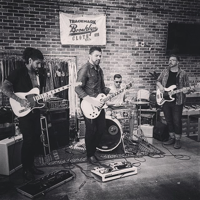 PLAYED IN-STORE CONCERT AT LOLLAPALOOZA POP-UP SHOP