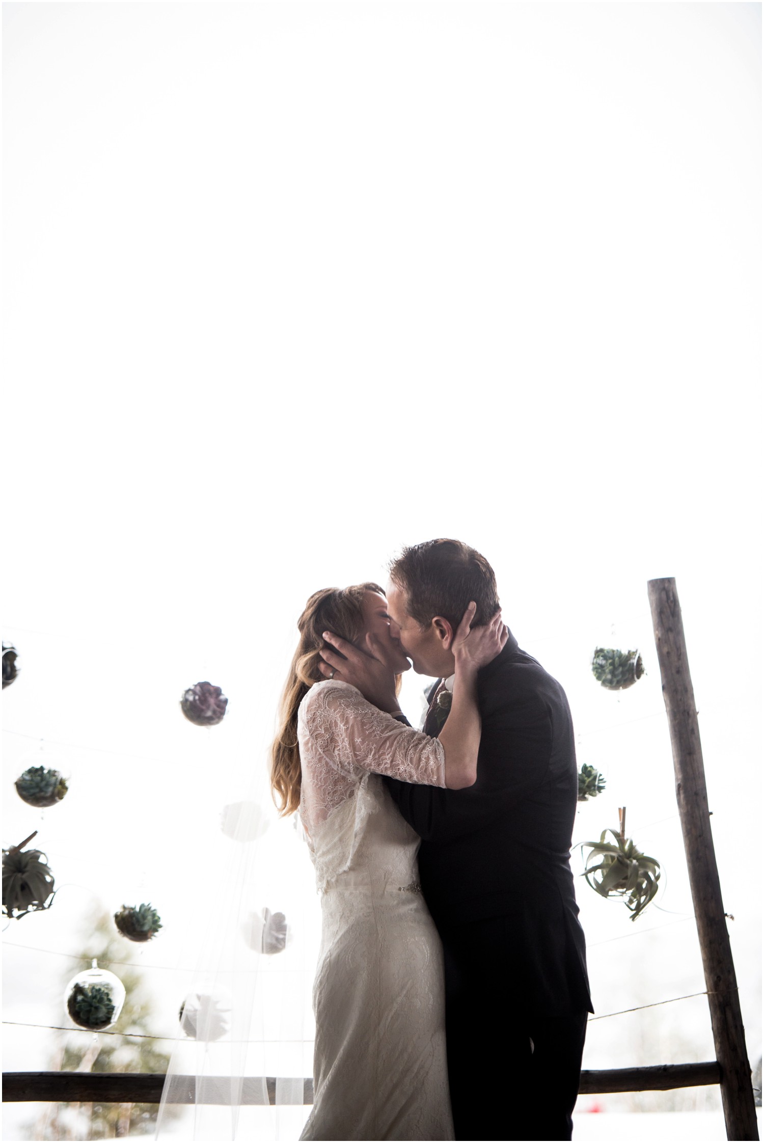 Devils-thumb-ranch-colorado-snowy-wedding-_0055.jpg