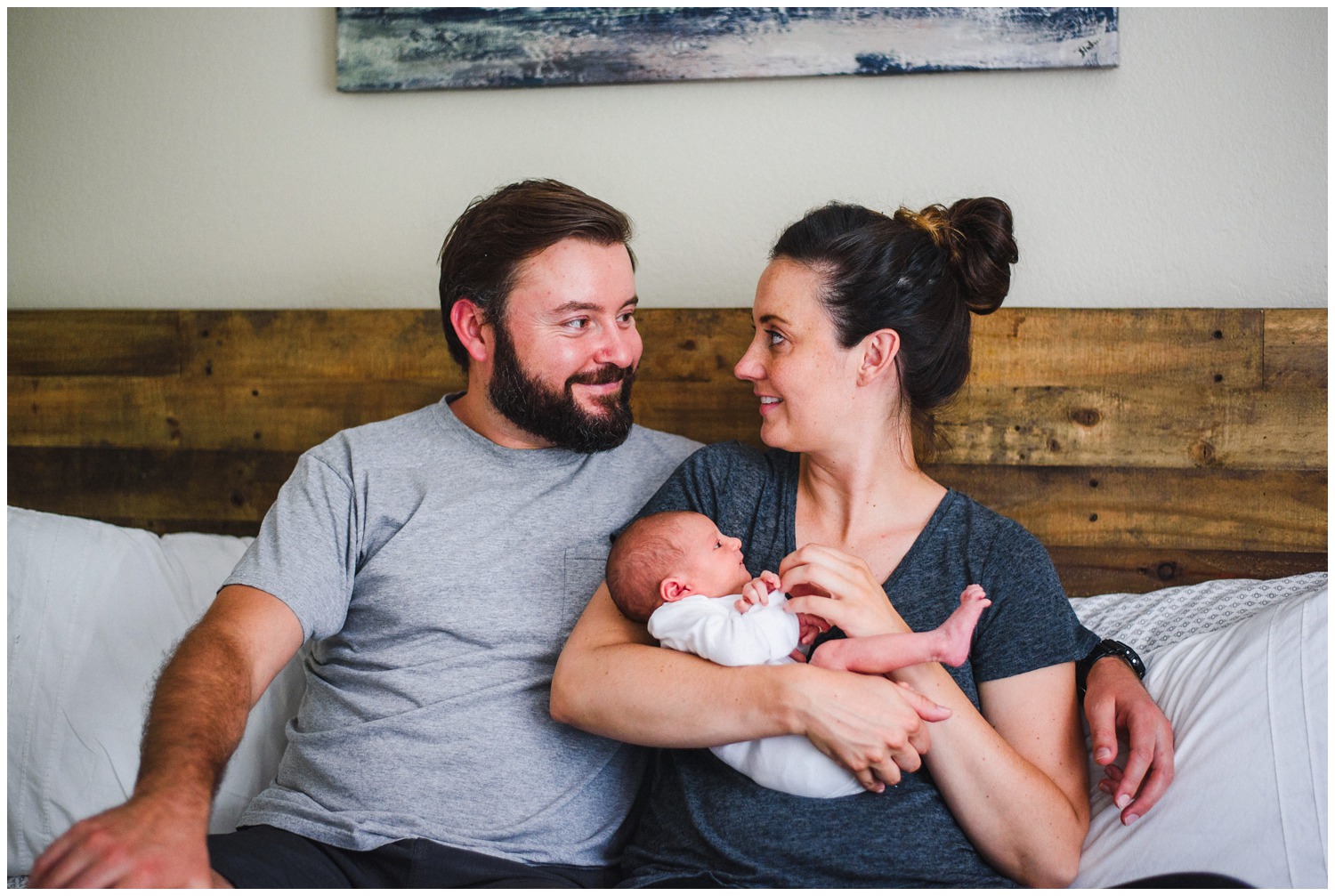 lifestyle family photography with newborn