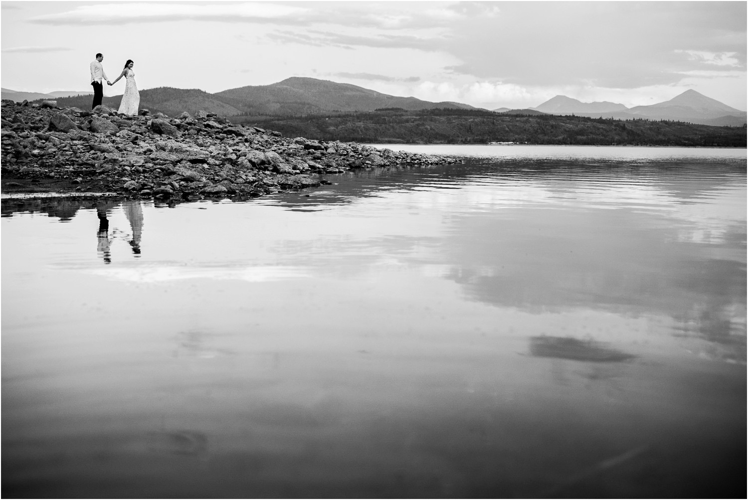 Shrine-pass-Vail-wildflower-engagement-photography_0028.jpg