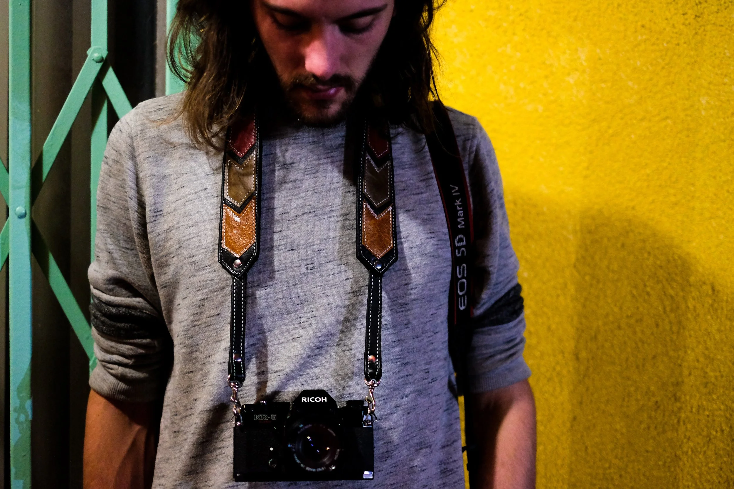  Siouxsie Arrrow Camera Strap - Black matyas 2