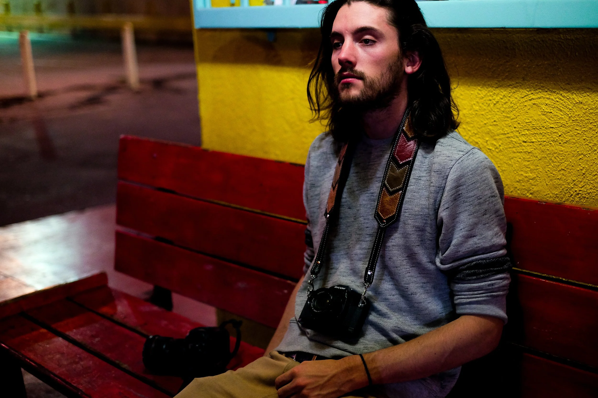 Siouxsie Arrrow Camera Strap - Black matyas 3