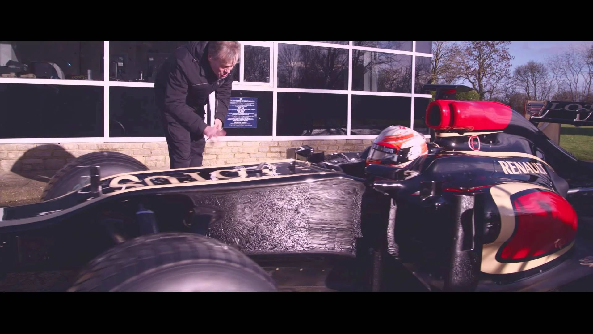 Lotus F1 Demonstrates the Right Way to Tow a Caravan. 