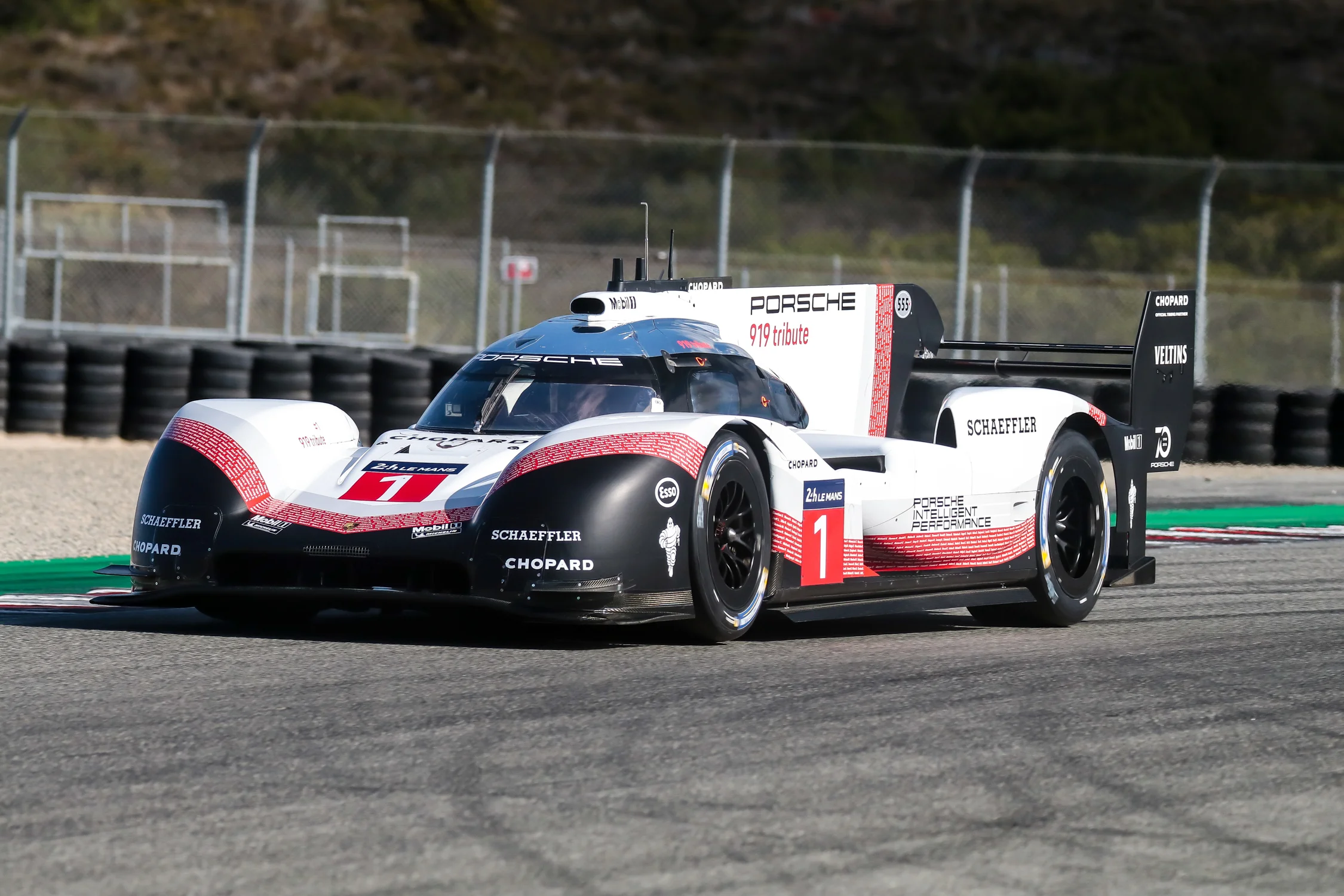 919 Evo Hybrid doing demonstration laps.